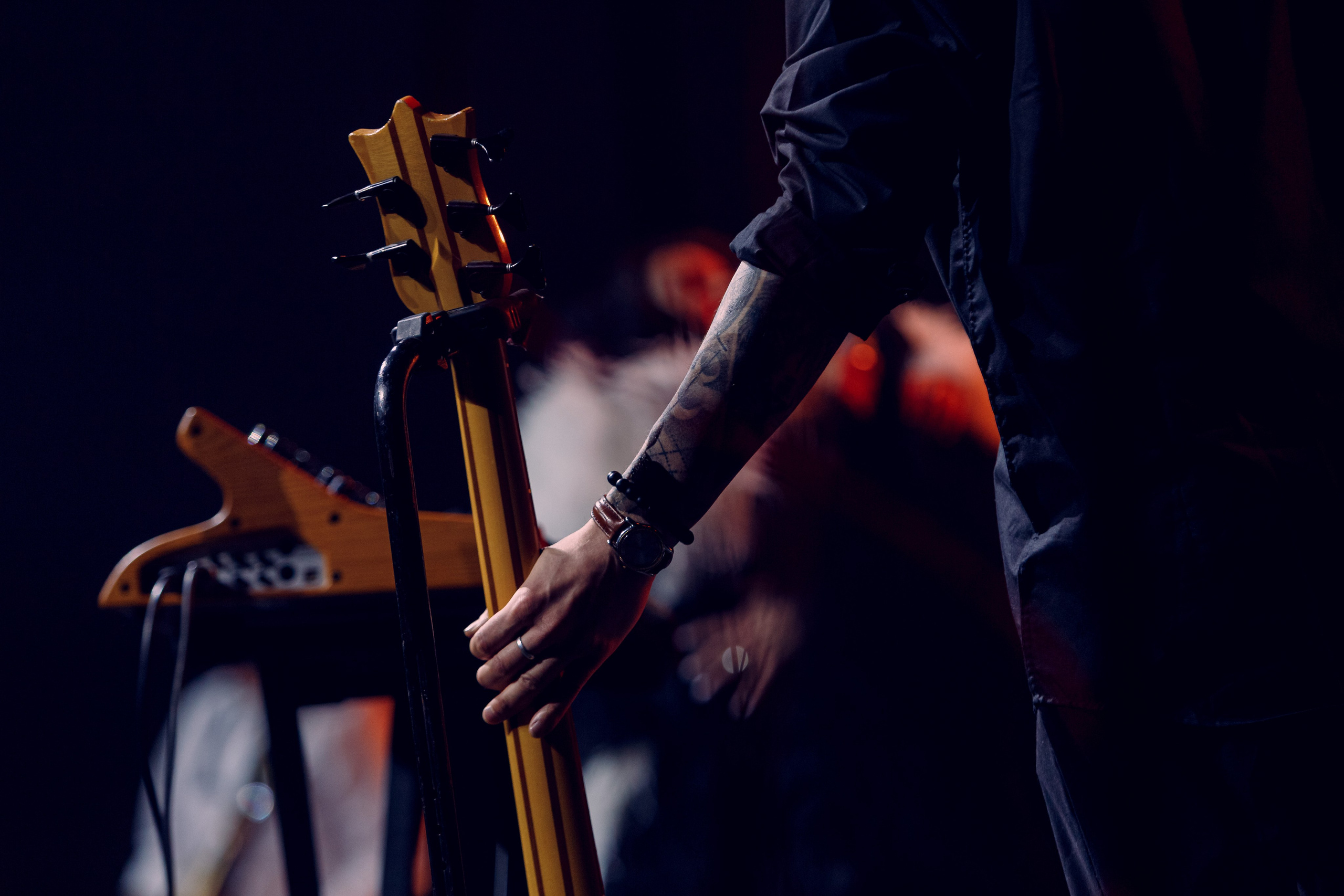 Fotos de una celebridad en un concierto. Fotógrafo de retrato, familia y reportajes en Valencia | España | Europa Vitalii Lumier