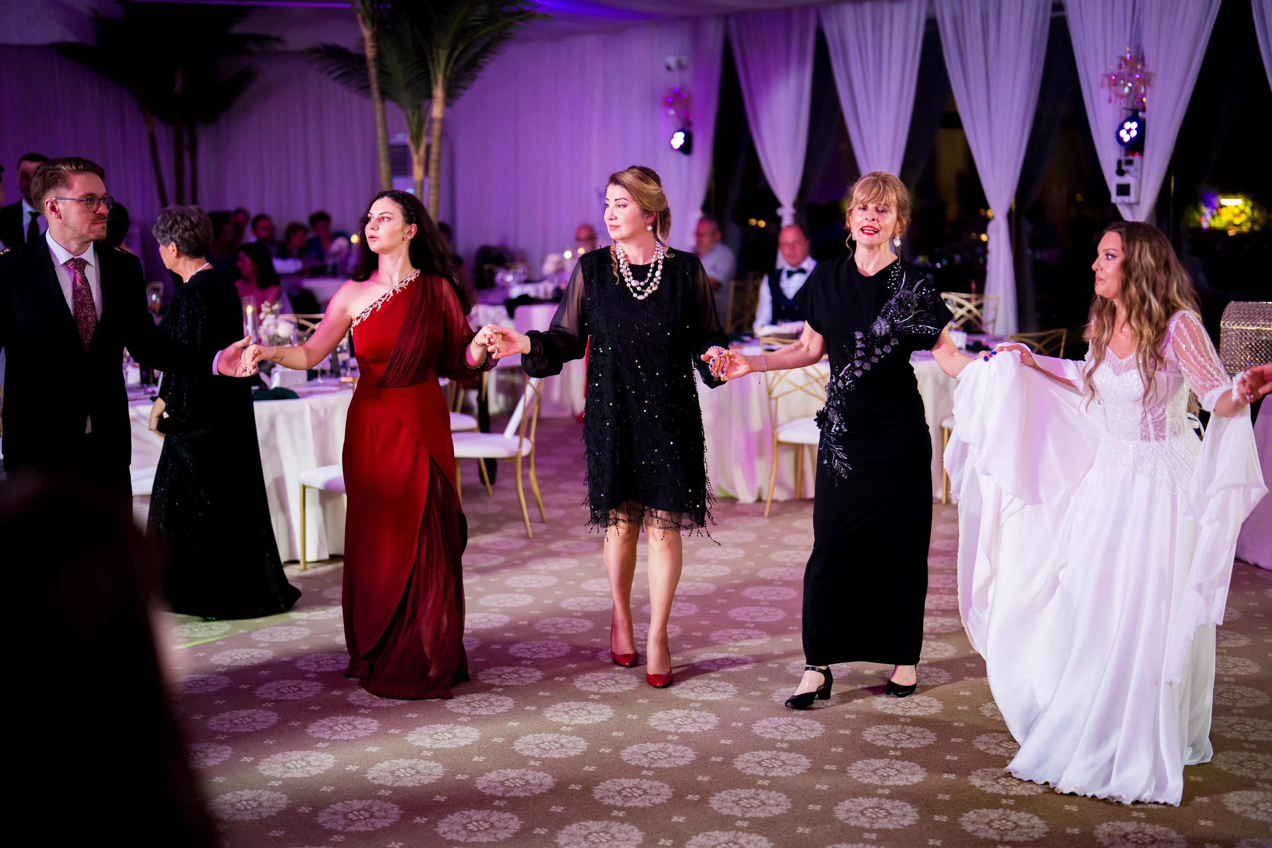 PARTY. Gabriel Florea — Fotograf nuntă București