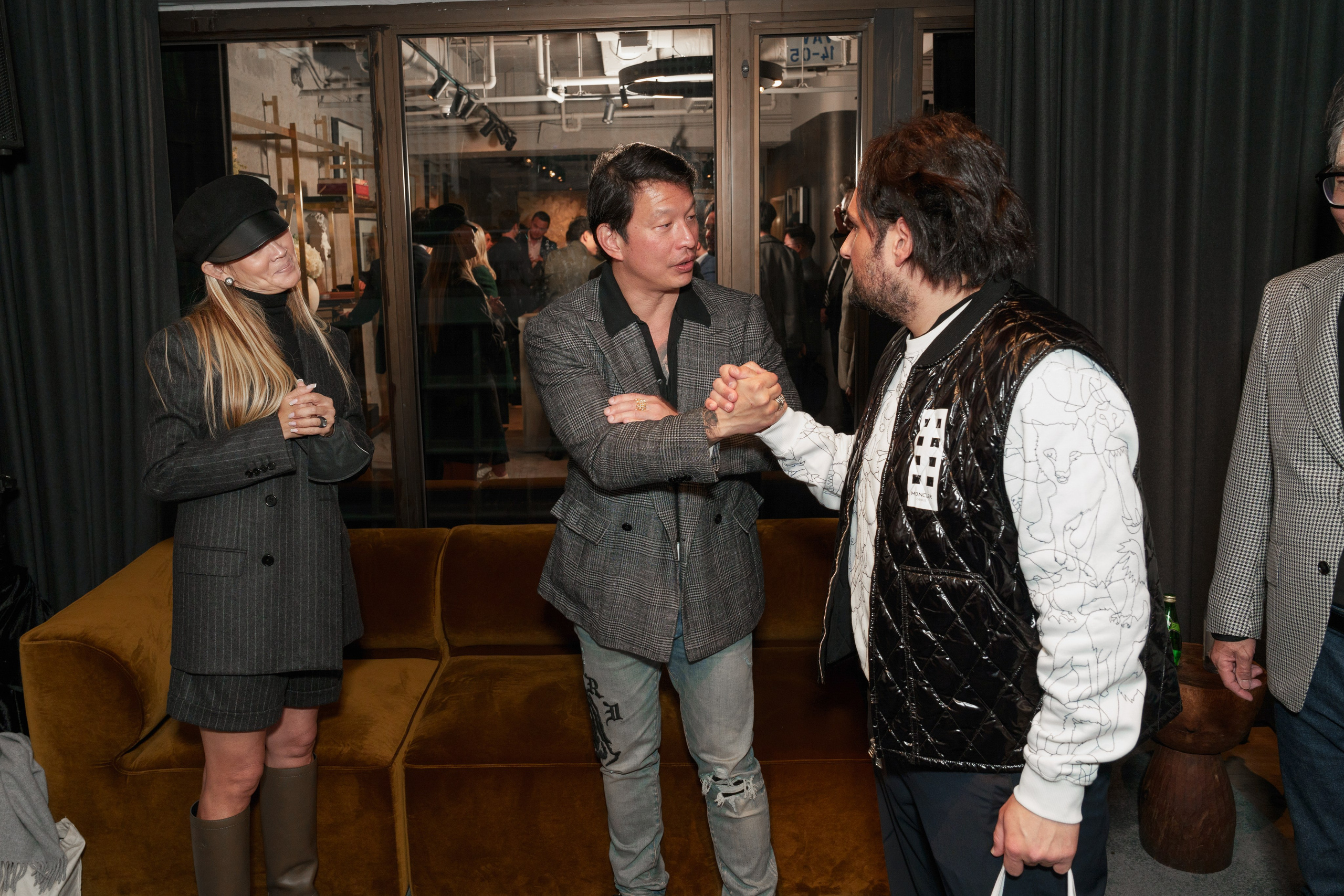 WATCHBOX. ФОТОГРАФ В ГОНКОНГЕ (СВАДЬБЫ, FASHION, СЕМЕЙНЫЕ, МЕРОПРИЯТИЯ, ФОТОПРОГУЛКИ)