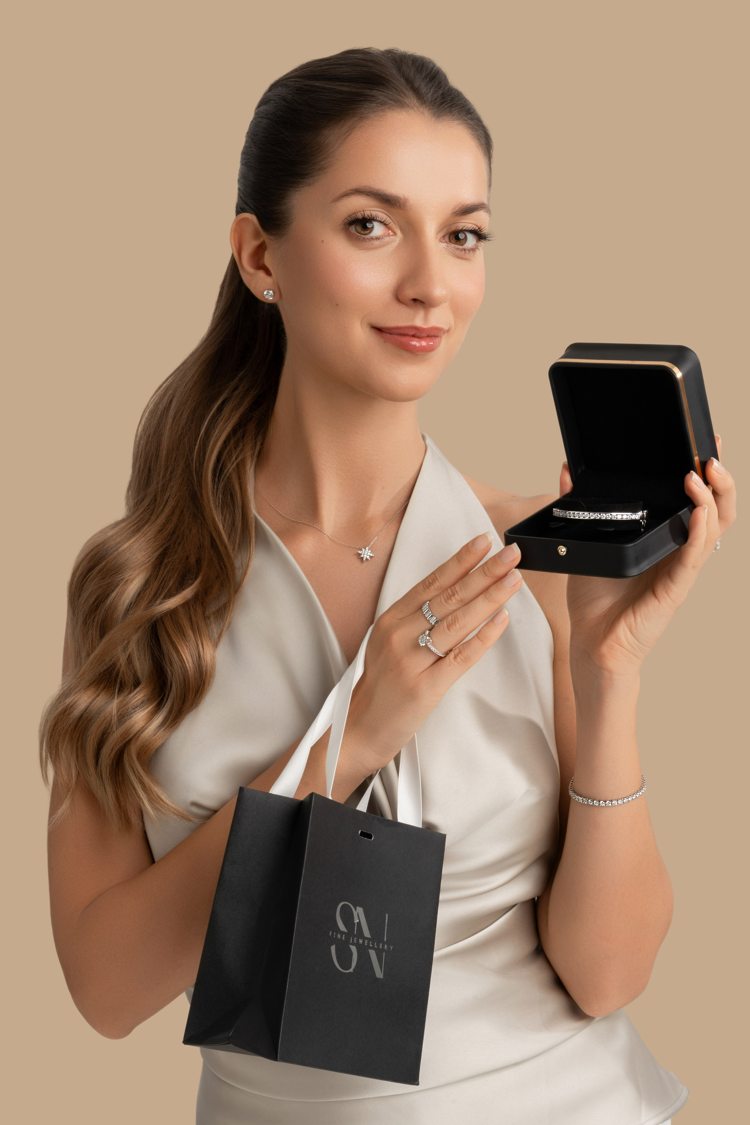 SN JEWELLERY. ФОТОГРАФ В ГОНКОНГЕ (СВАДЬБЫ, FASHION, СЕМЕЙНЫЕ, МЕРОПРИЯТИЯ, ФОТОПРОГУЛКИ)