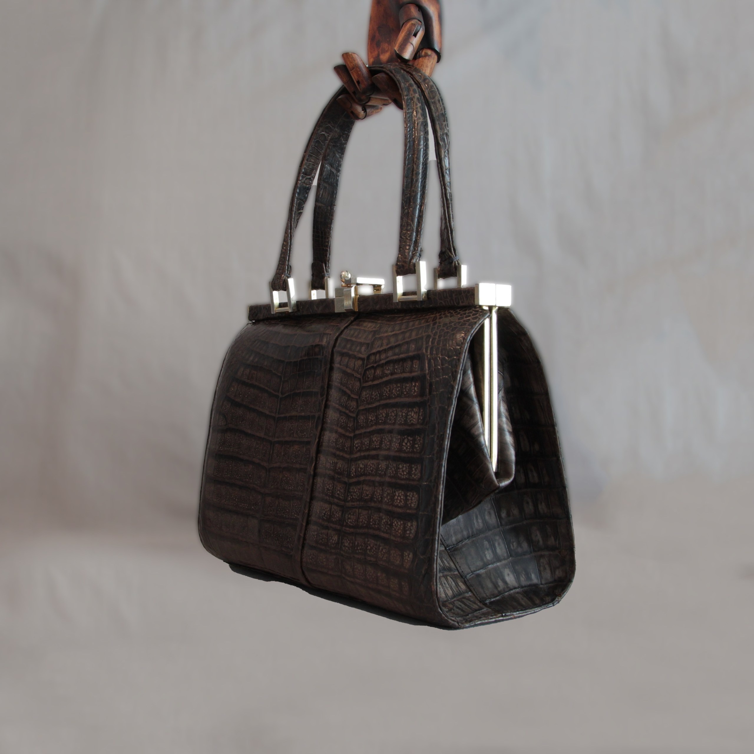 Bag7. Современнные и актикварные украшения в Барселоне, Москве и Санкт-Петербурге