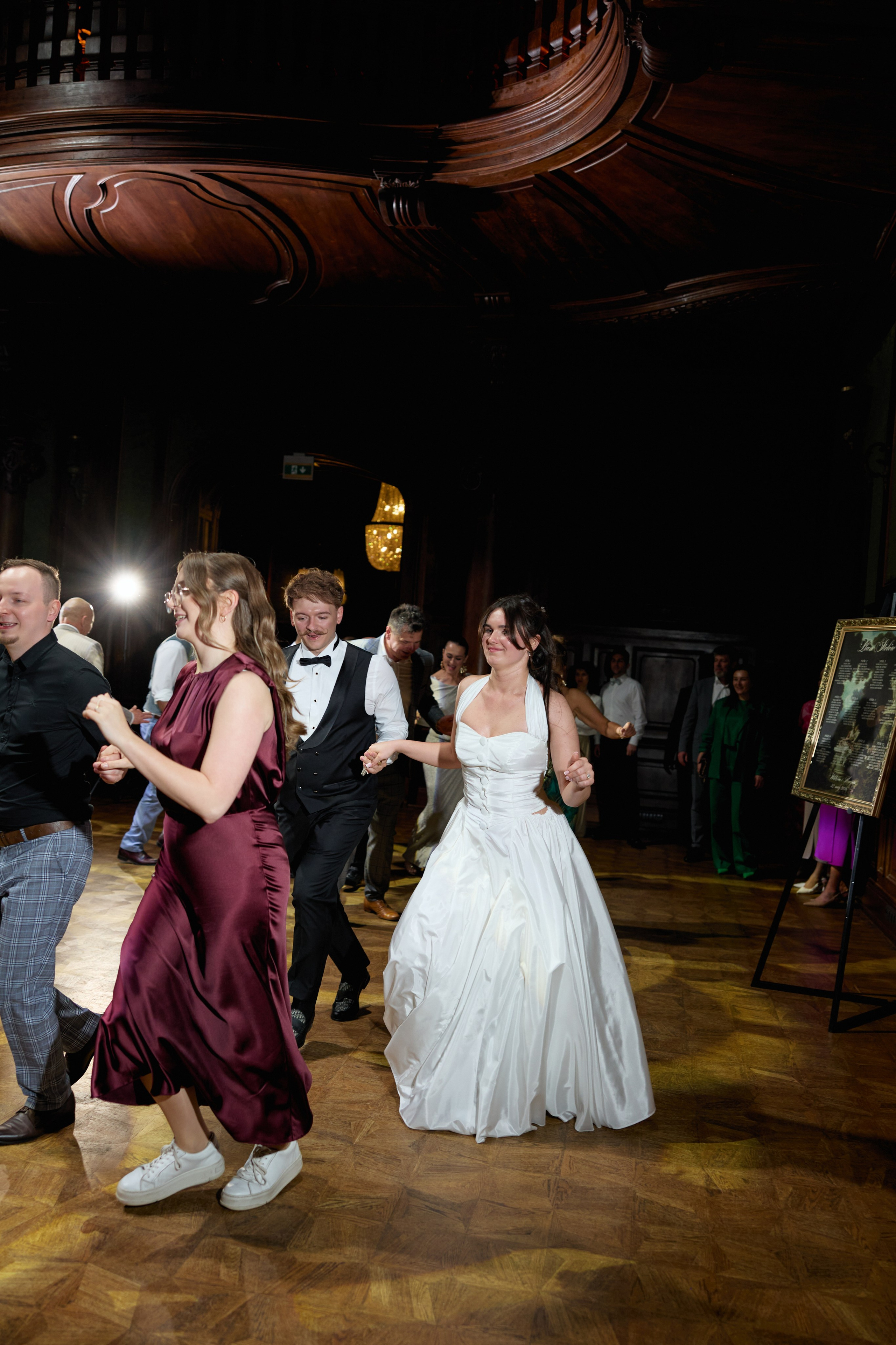 Wiktoria & Kacper. Pałac Goetz. Fotograf ślubny i rodzinny w Krakowie Yana Klymova