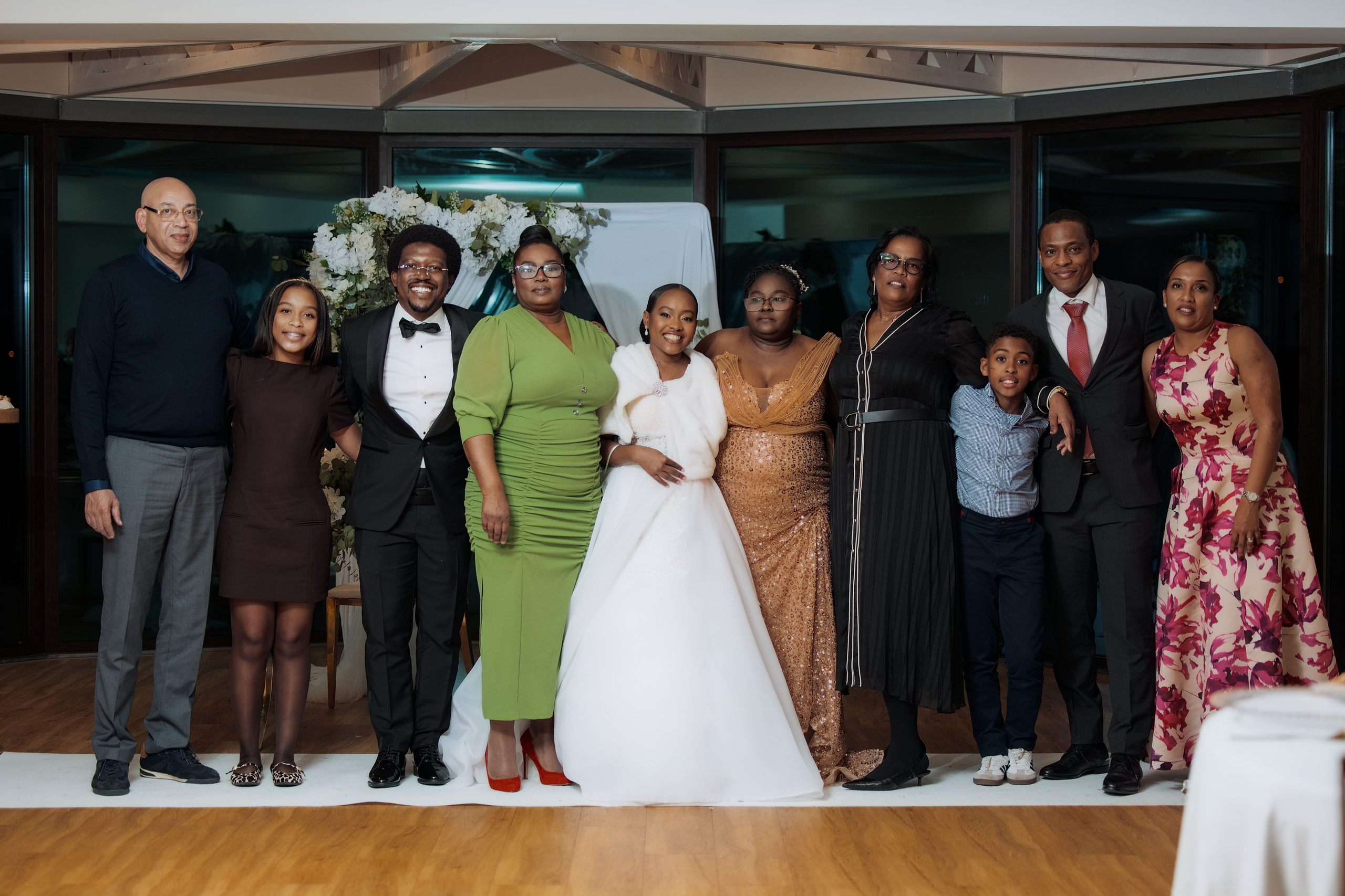 Nawik e Ethson. Fazemos o seu casamento ser lembrado por gerações