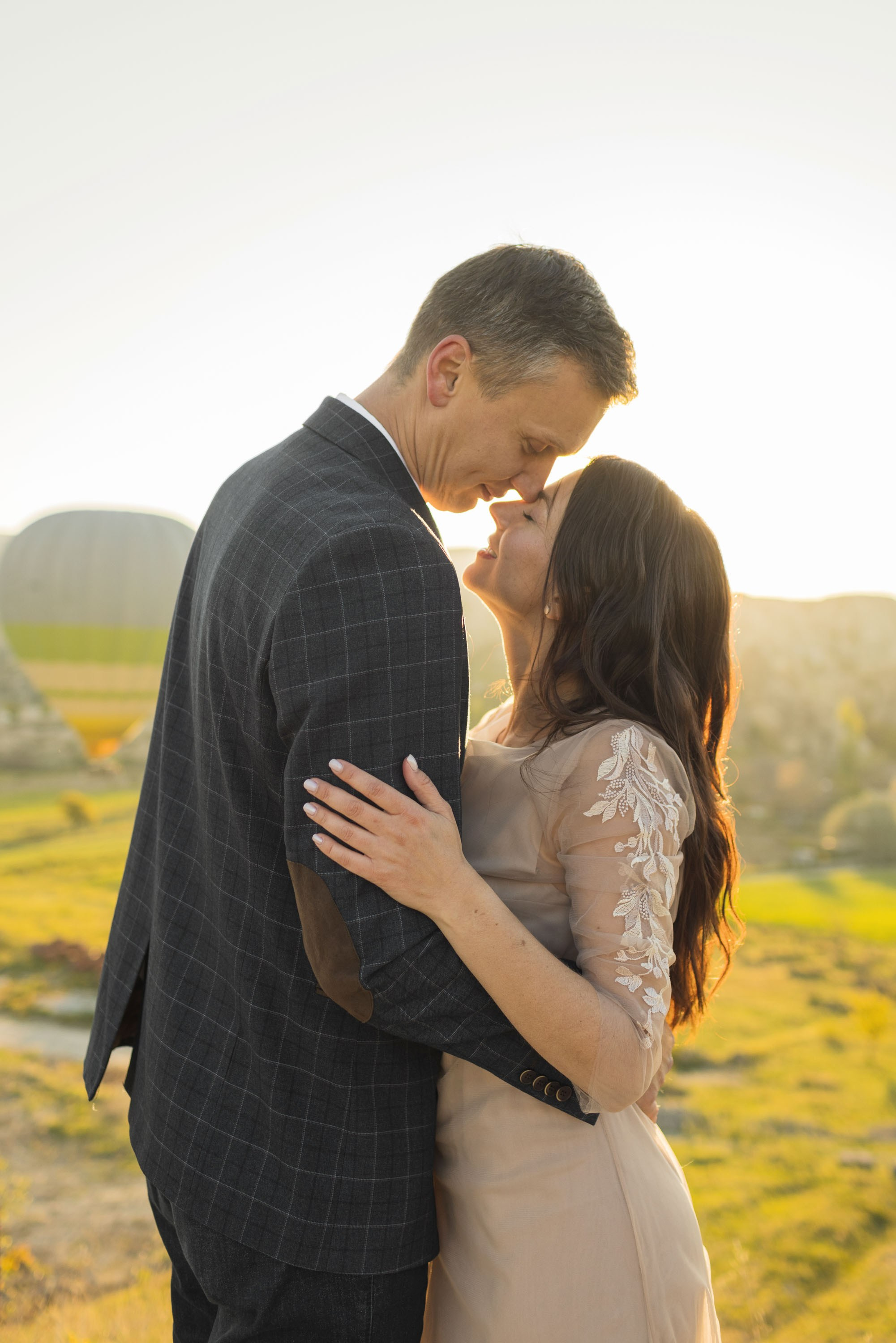 Magical Wedding Photoshoot in Cappadocia: Balloons, Caves, and Valleys. Julia Ganch I Fashion Wedding Photography I Cappadocia Turkey