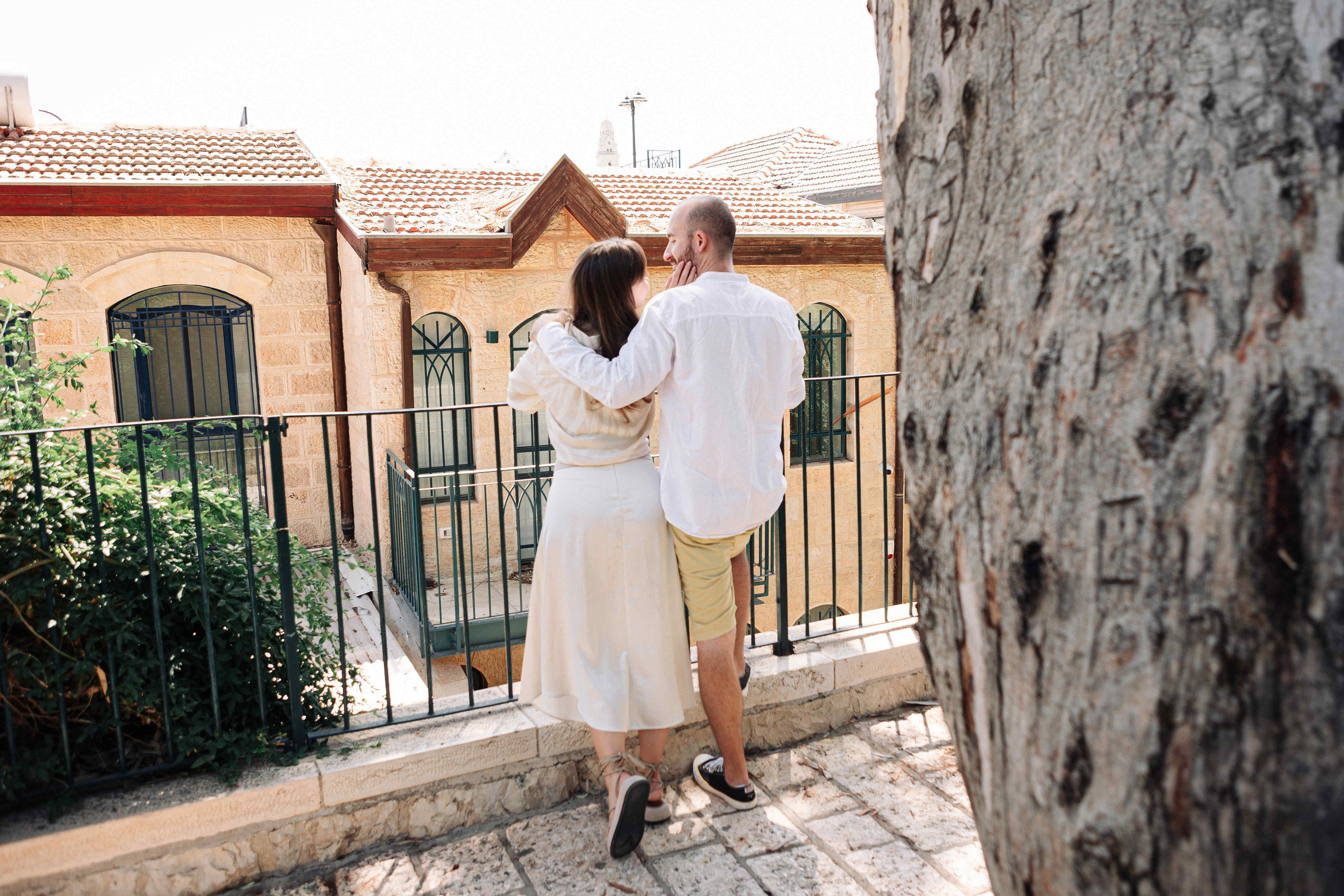 A MONTH AFTER THE WEDDING (morning). PHOTOGRAPHER IN ISRAEL