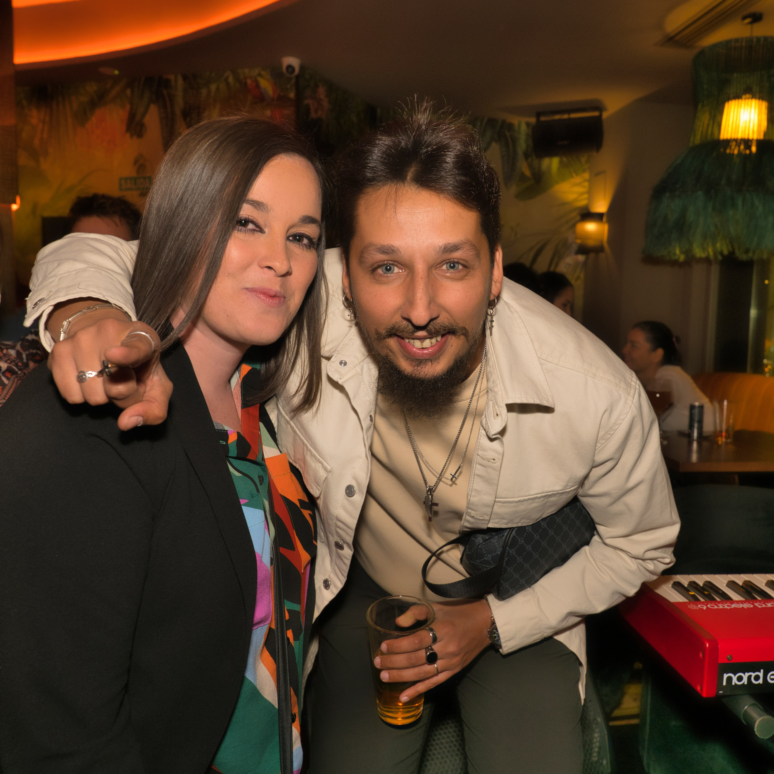 Fotografía de discoteca en Córdoba con música y diversión garantizada.