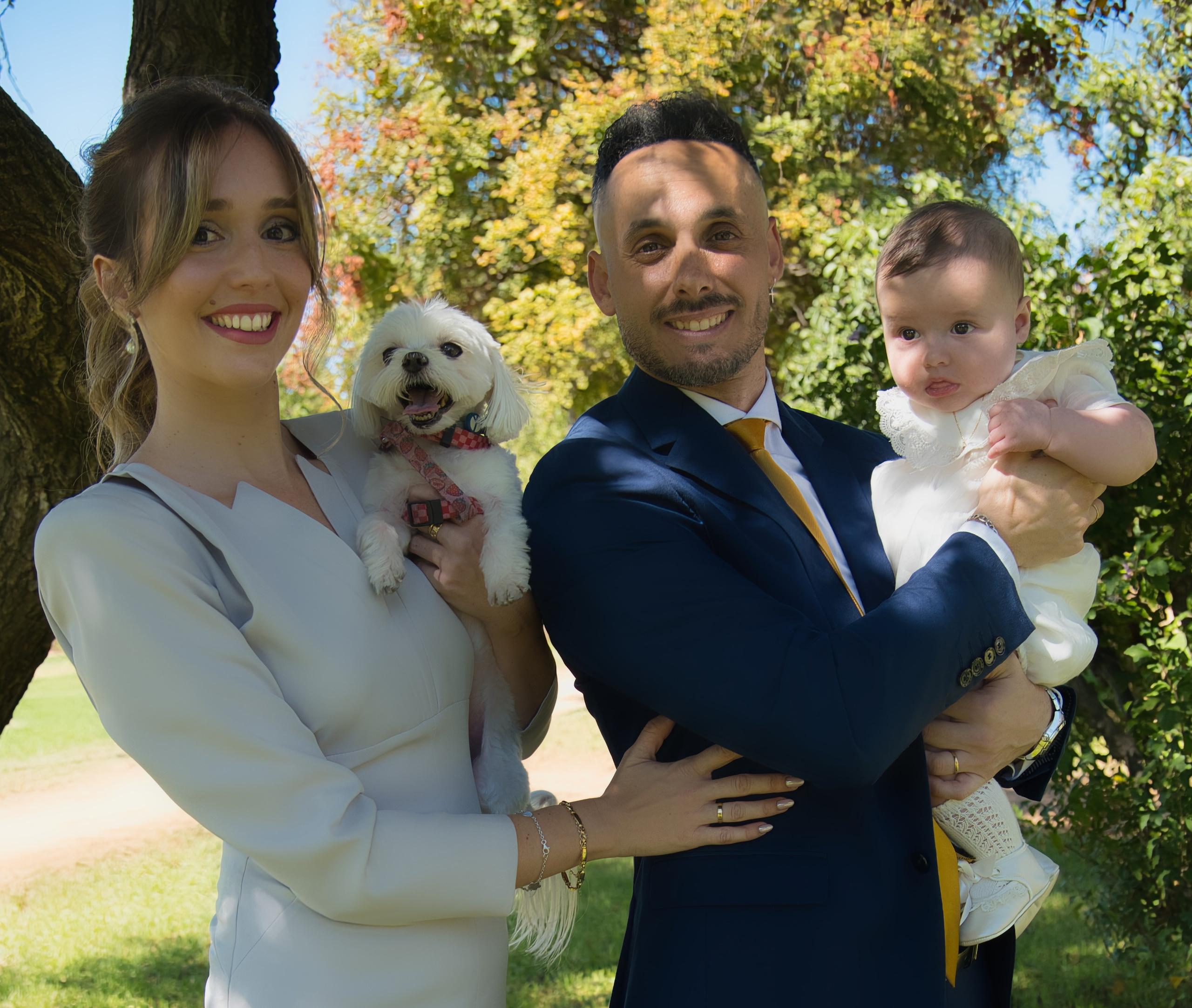 Fotografía de familia en Córdoba. Sesiones naturales y llenas de emoción. Fotógrafo y videógrafo en Córdoba (España)