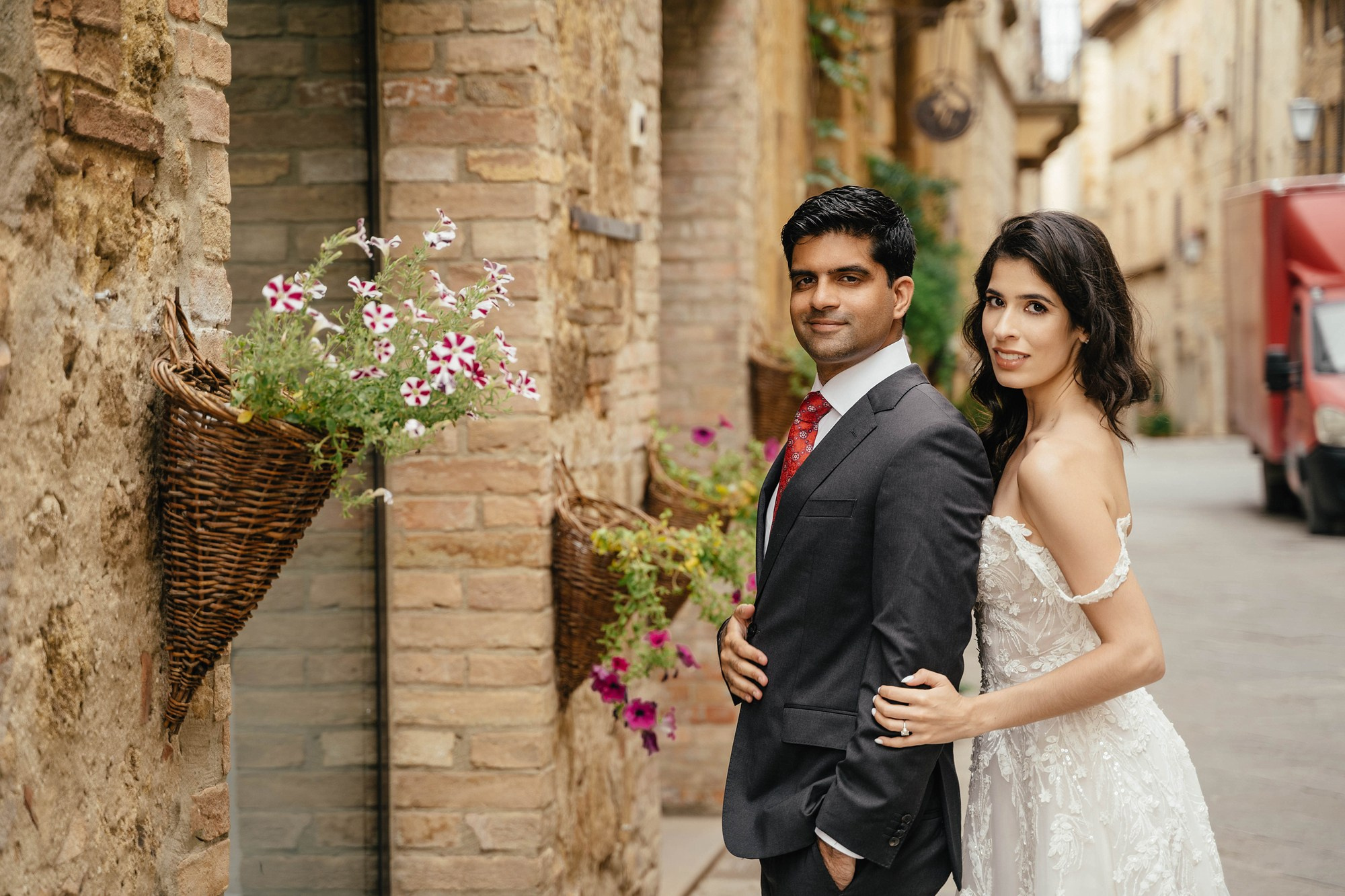 Wedding photoshoot in Pienza. Photographer in Italy Natalie Bero
