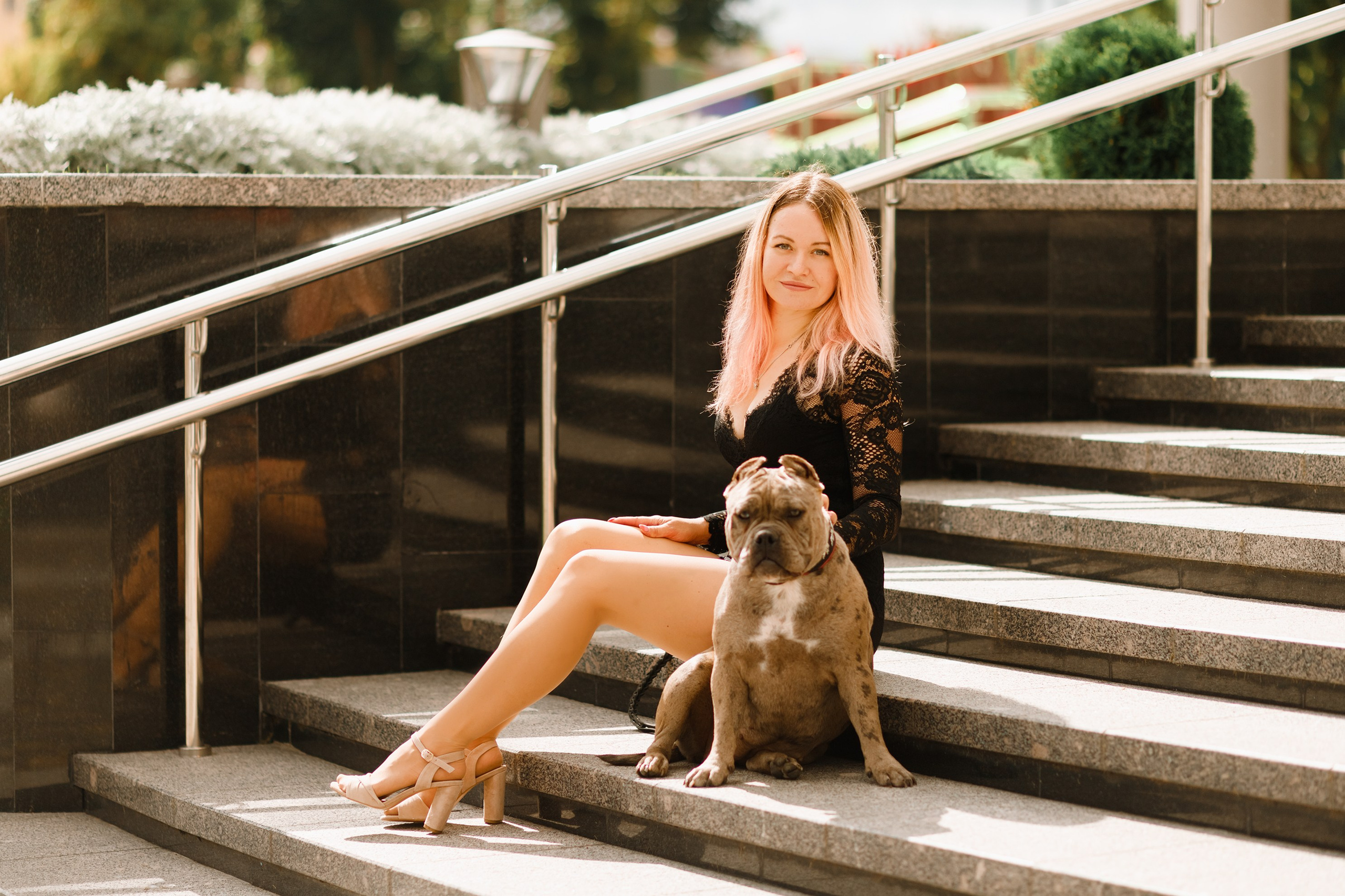 Alesya & her bullies. Kaja | fotograf we Wrocławiu | ludzie i psy