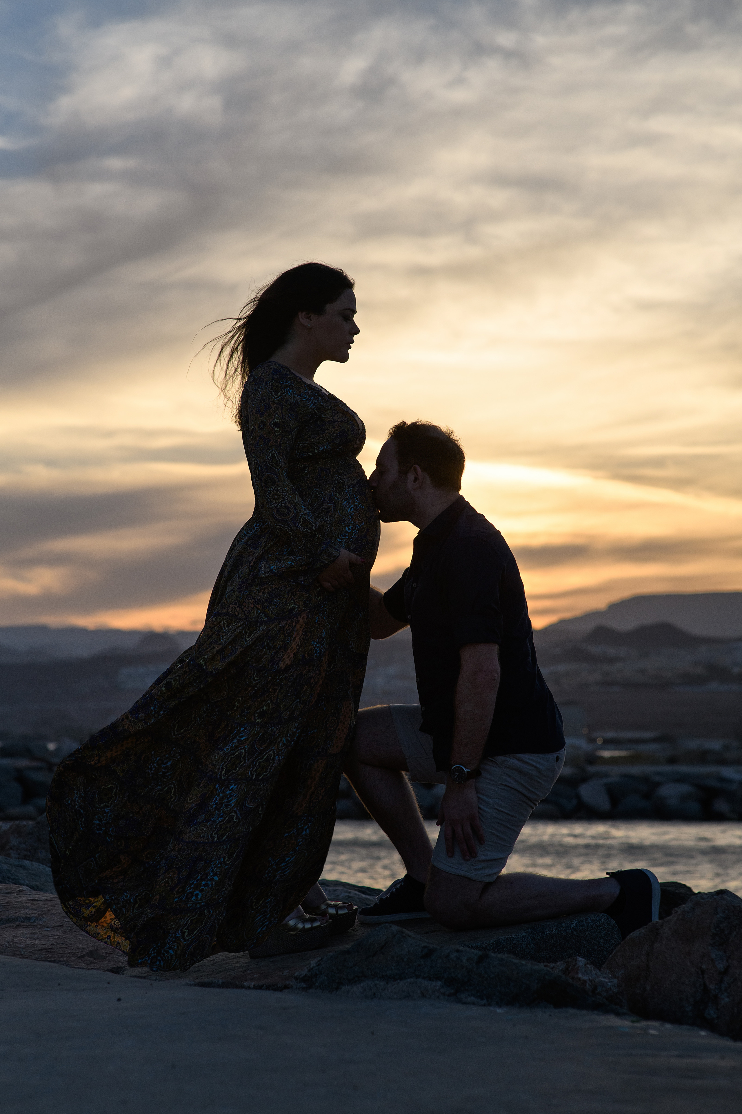 Pregnancy photoshooting for Saul and Jessica at sunset on the Red Sea. צלמת משפחה ילדים הריון וסיפורי אהבה באילת ישראל אולגה אמצ'יסלבסקי