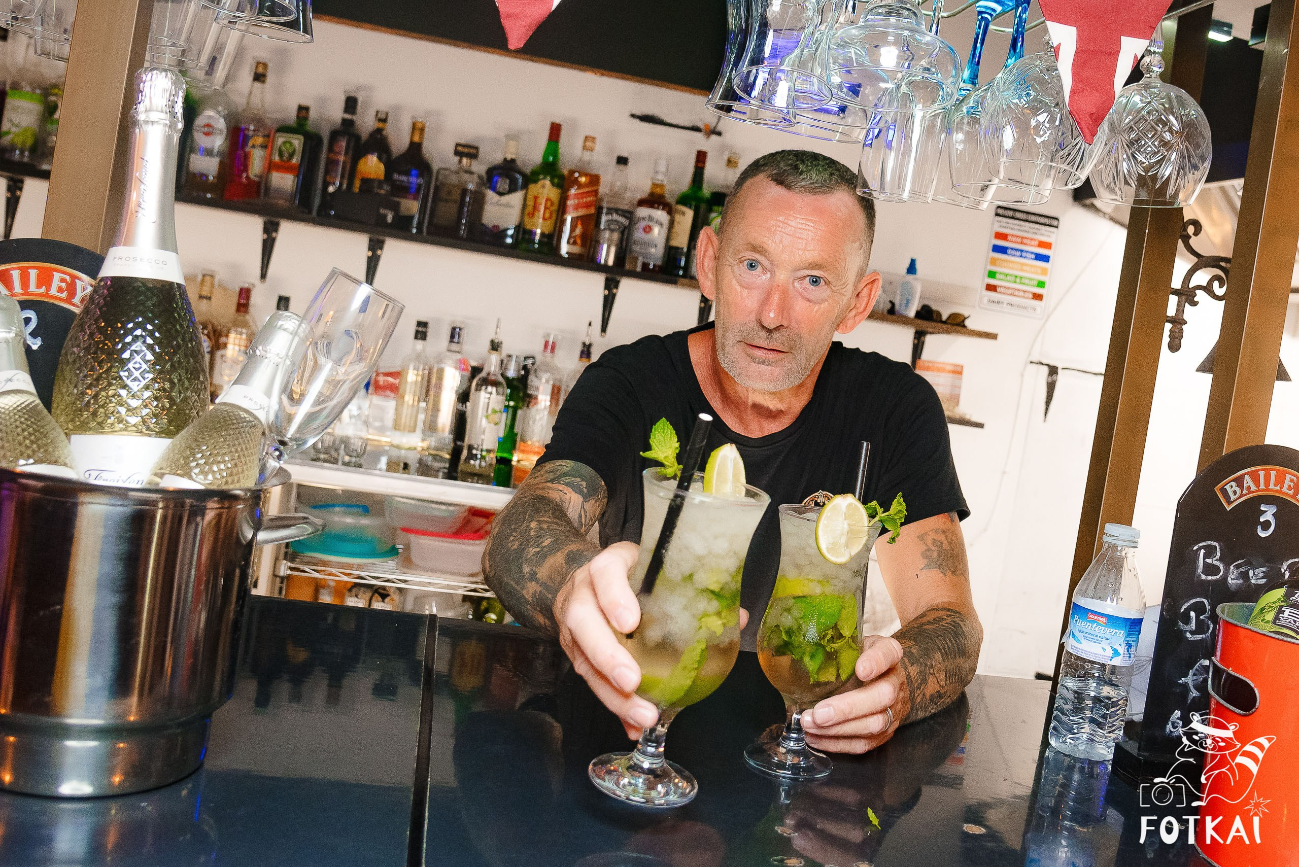 The Sunset Lounge Bar: Reportaje fotográfico 08.08.25 | FOTKAI