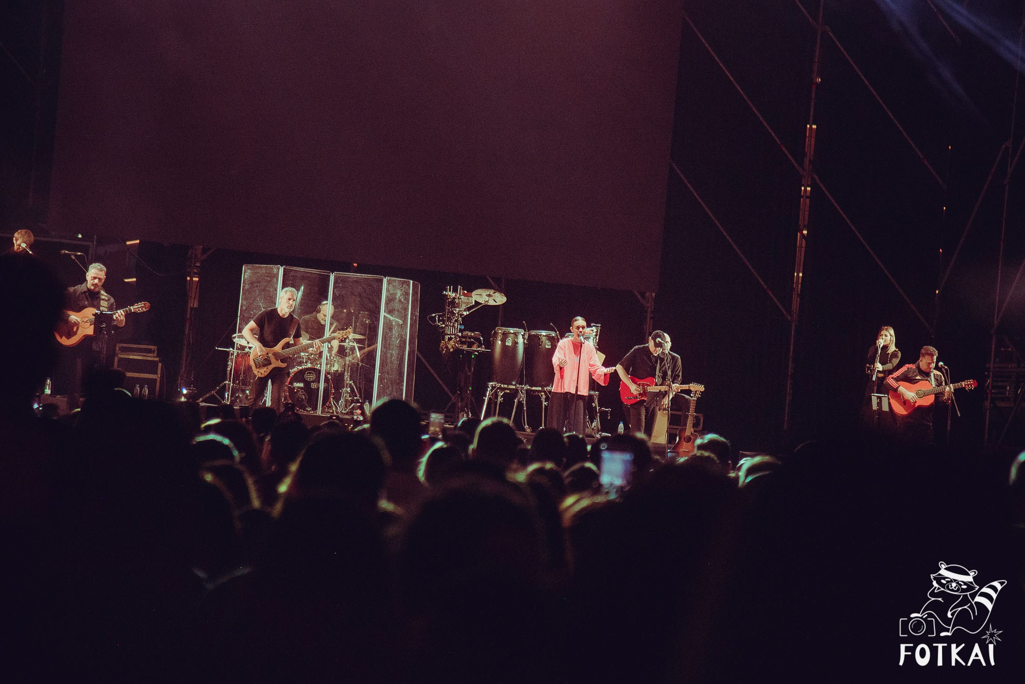 Marta Santos — Fotos del concierto en Alicante 2026: pop flamenco en El Muelle Live | FOTKAI