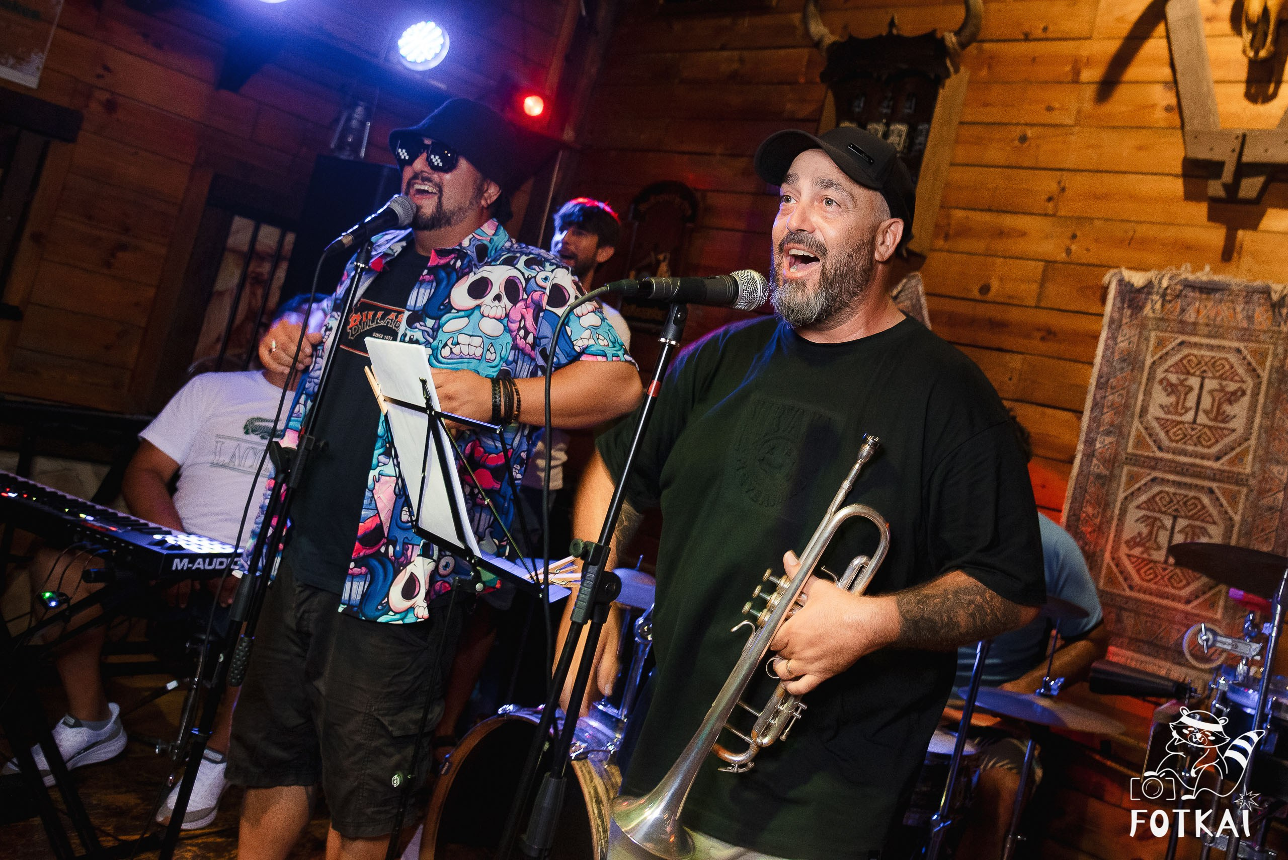 Los Ekilibristas en El Paso Rock Bar Torrevieja: Reportaje fotográfico 16.08.25 | FOTKAI