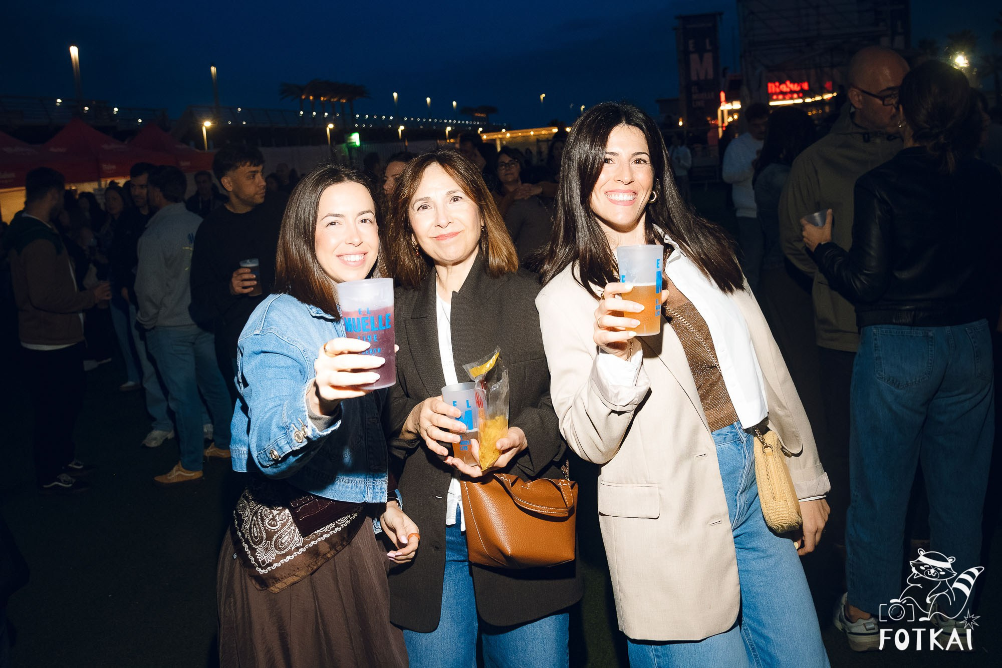 Marta Santos — Fotos del concierto en Alicante 2026: pop flamenco en El Muelle Live | FOTKAI