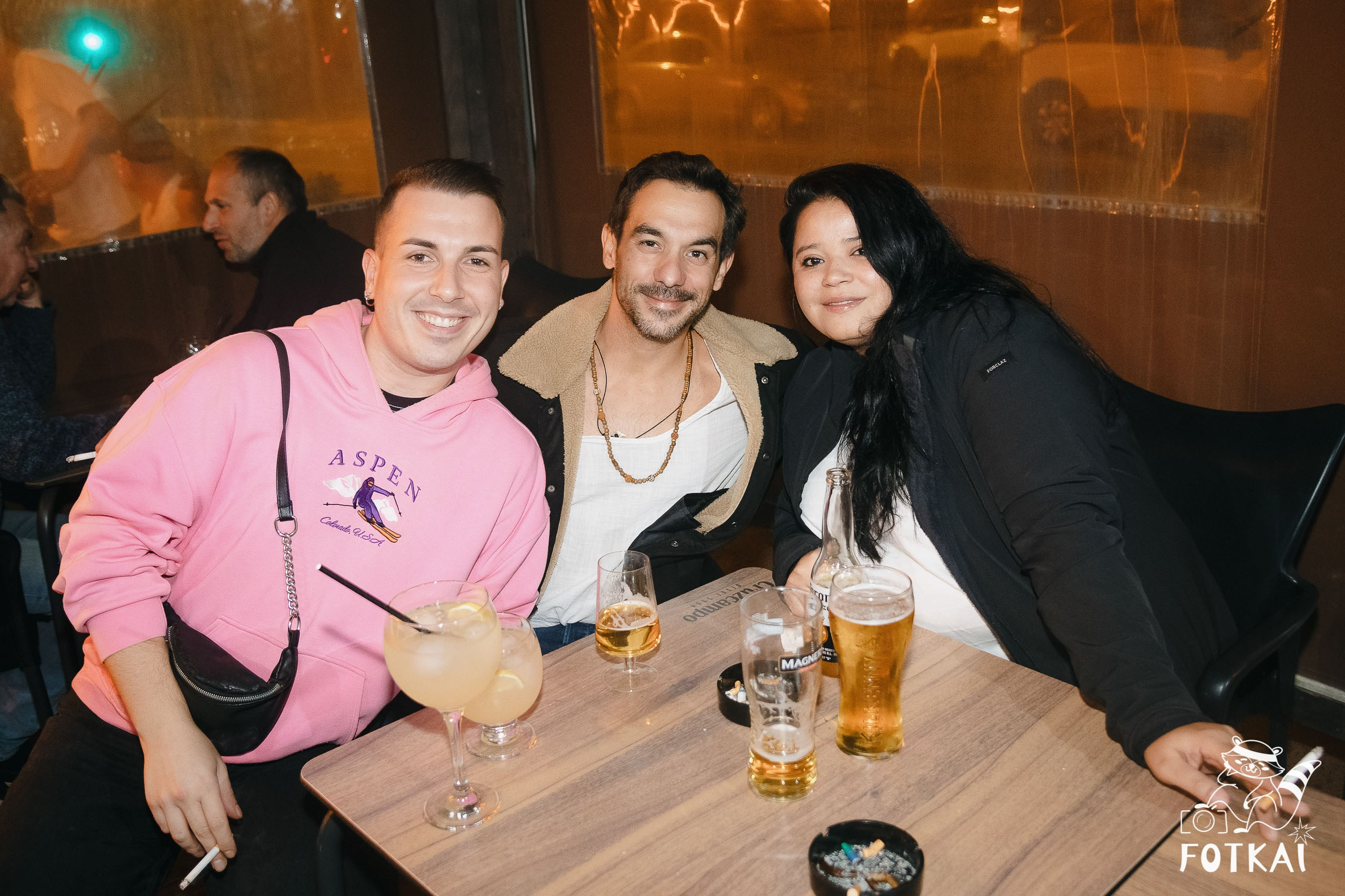 Фоторепортаж JAM Night в El Paso Bar, Torrevieja — живая музыка и атмосфера Коста-Бланки | FOTKAI