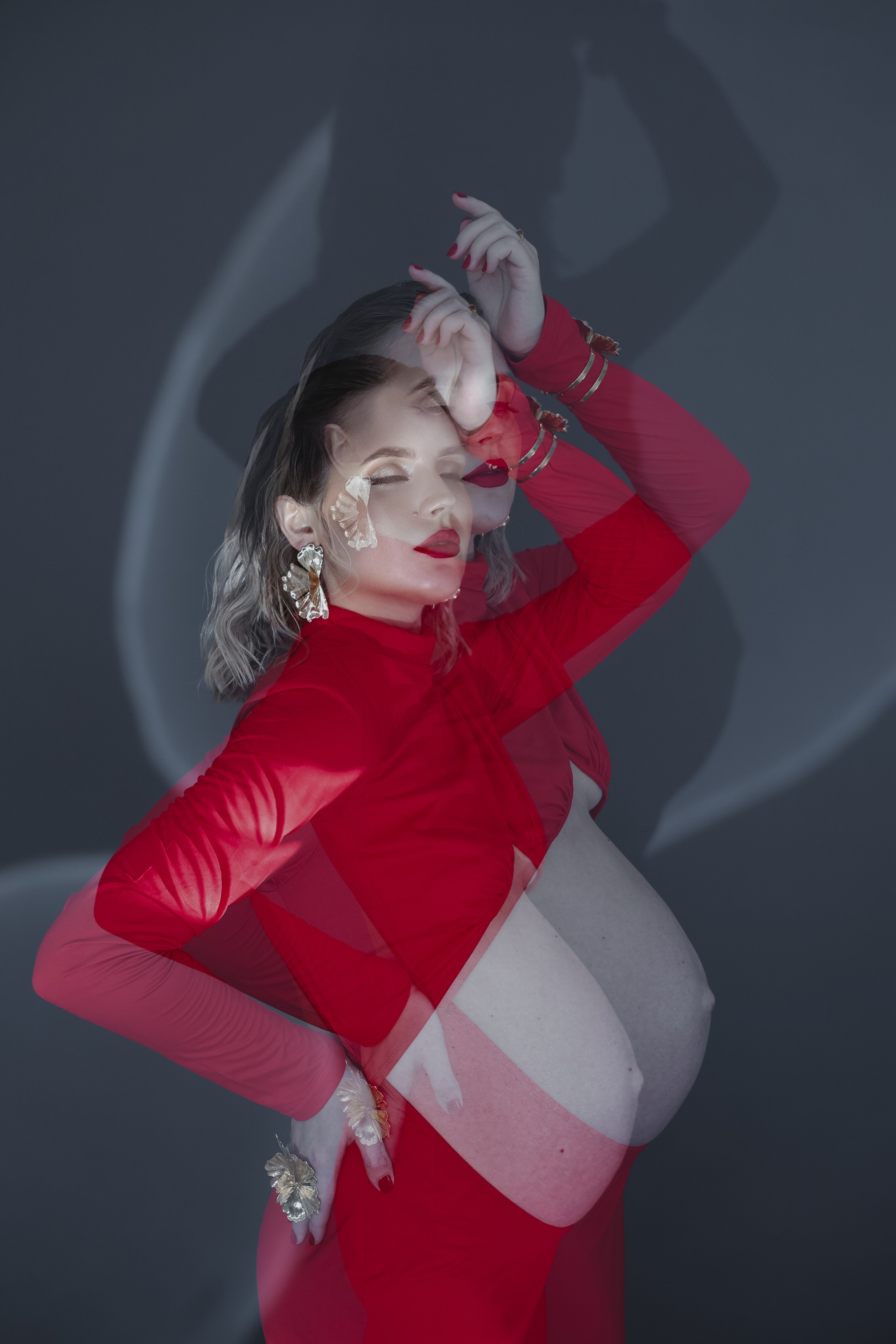 Babybauch Shooting im Fotostudio | Schwangerschaftsfotos in Bochum. Hochzeitsfotografin Bochum | Halyna Reiche Fotografie NRW