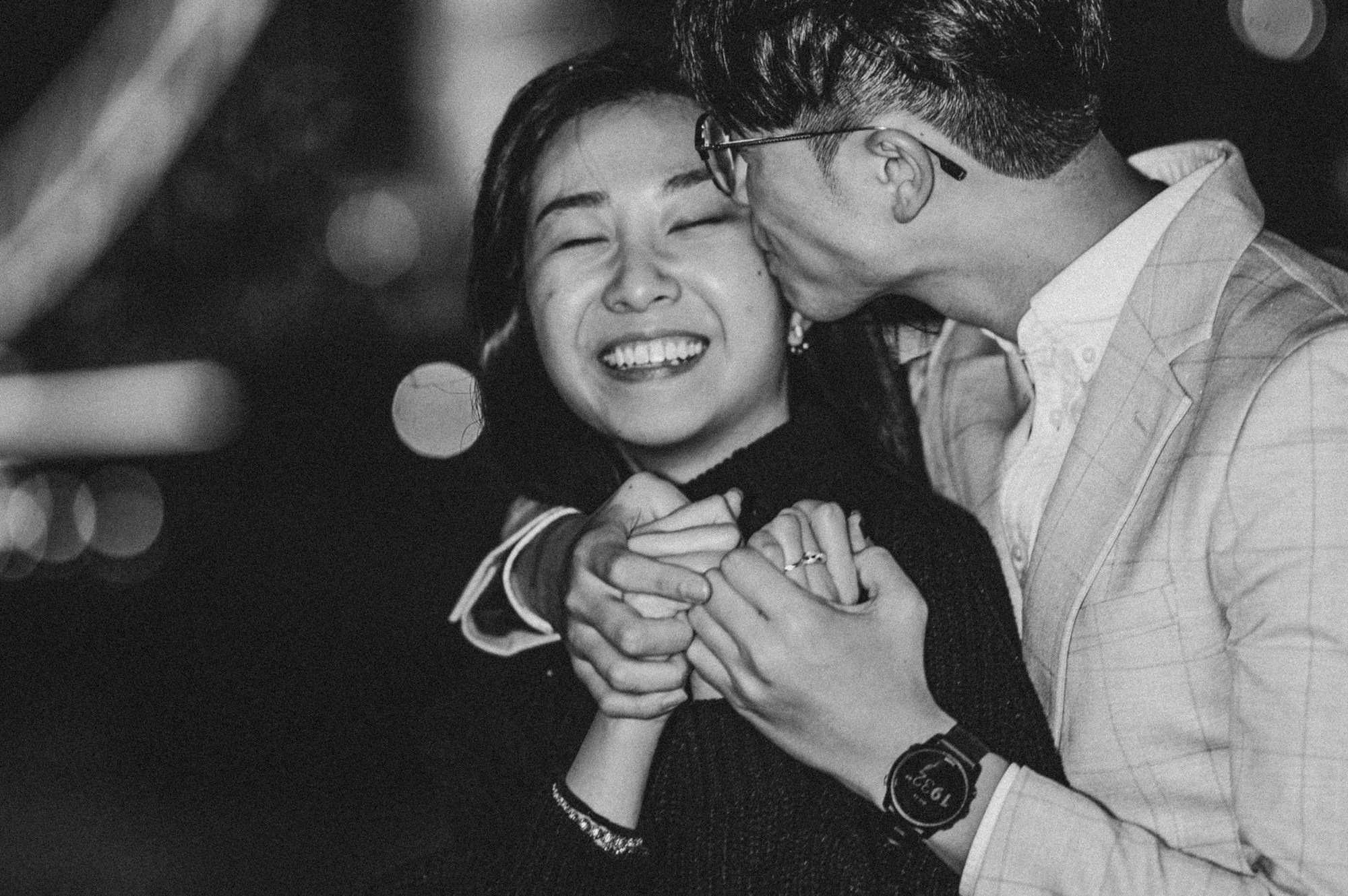 Proposal next to Tower Bridge. Tonya Kyrylenko photographer in London
