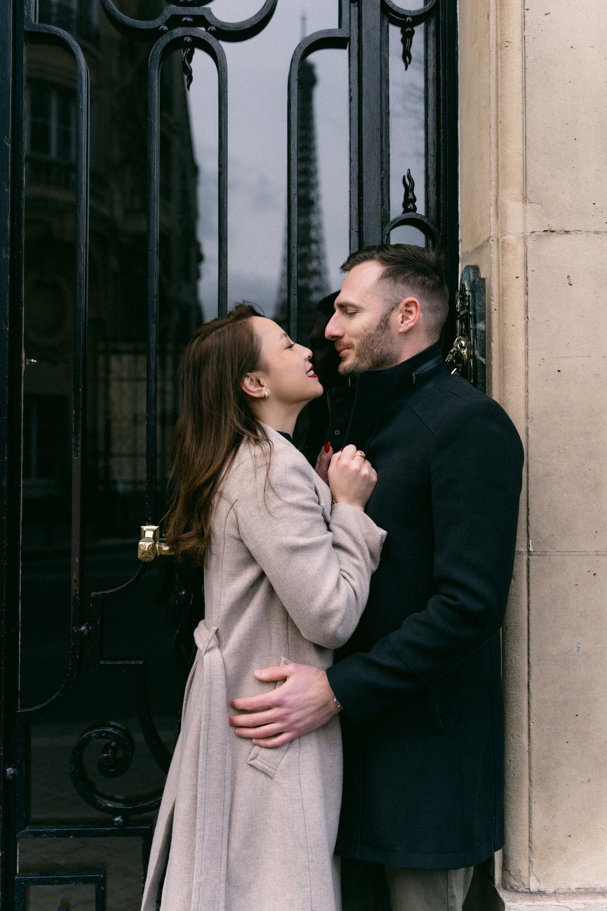 Romantic Couple Photoshoot in Paris | Paris Photographer. Paris Photographer & Videographer