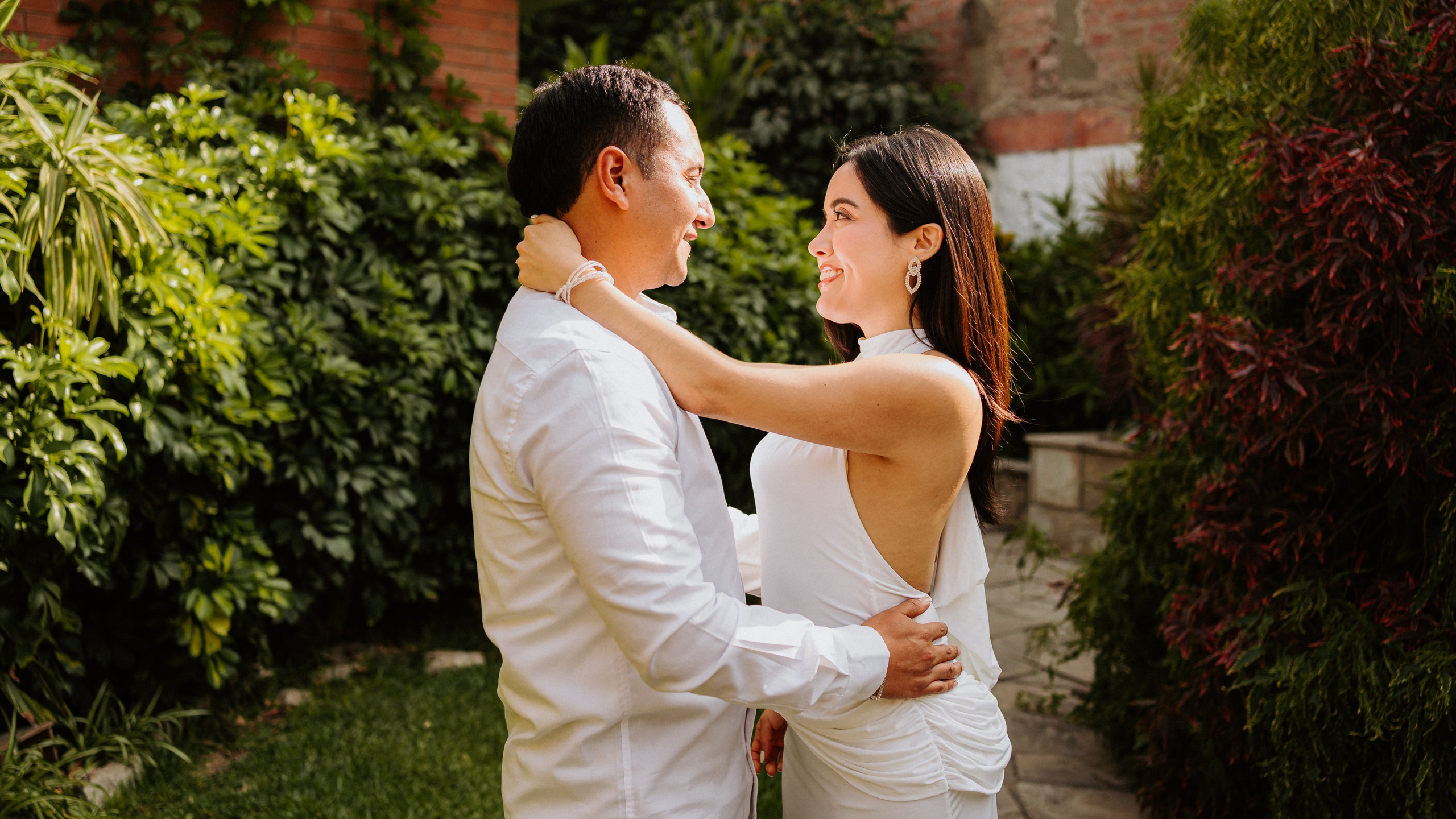 Alejandra y Brayan. Fotógrafo de Bodas en Lima | Ronhy Altamirano. Fotografía narrativa y cinematográfica para bodas, quinceañeras y eventos exclusivos