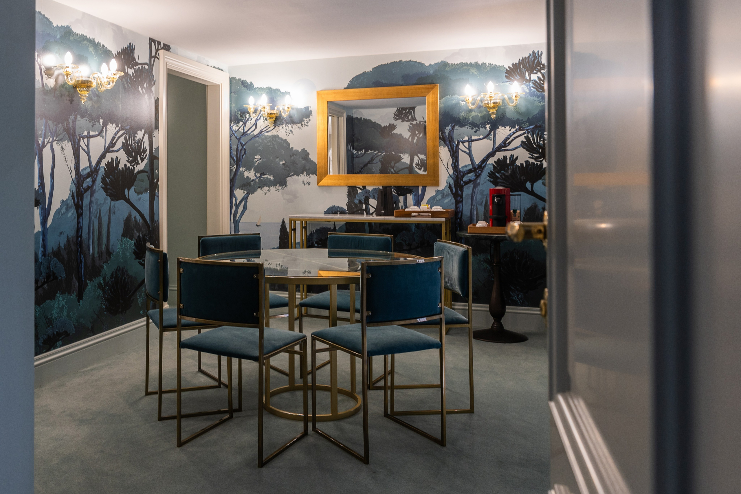 PALAZZO RIPETTA. Elizaveta Razumova: Cinematic Photography for Love, Weddings, Portraits & Brands