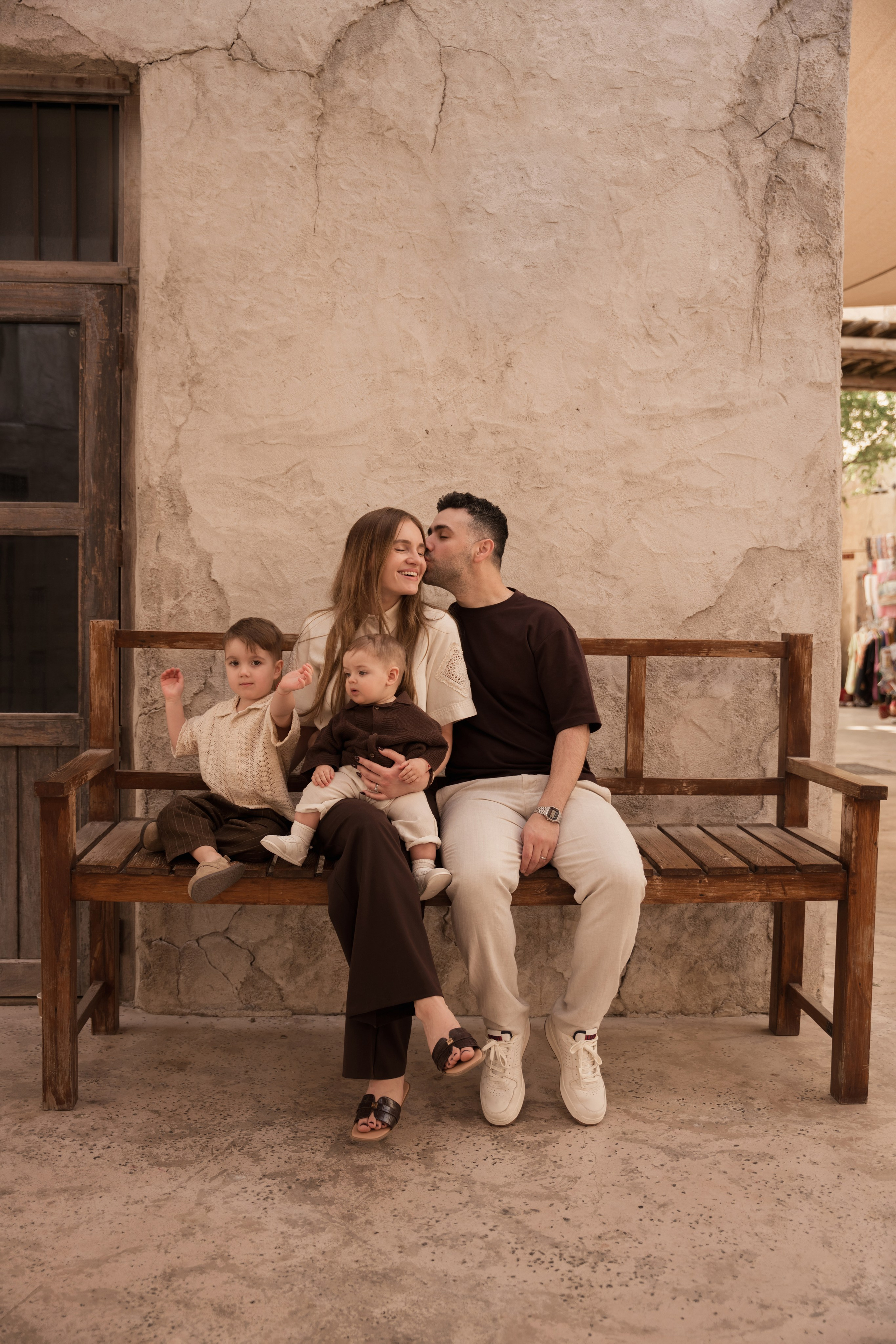 Old Town walk. Angela Iakovleva — Family Photographer in Dubai