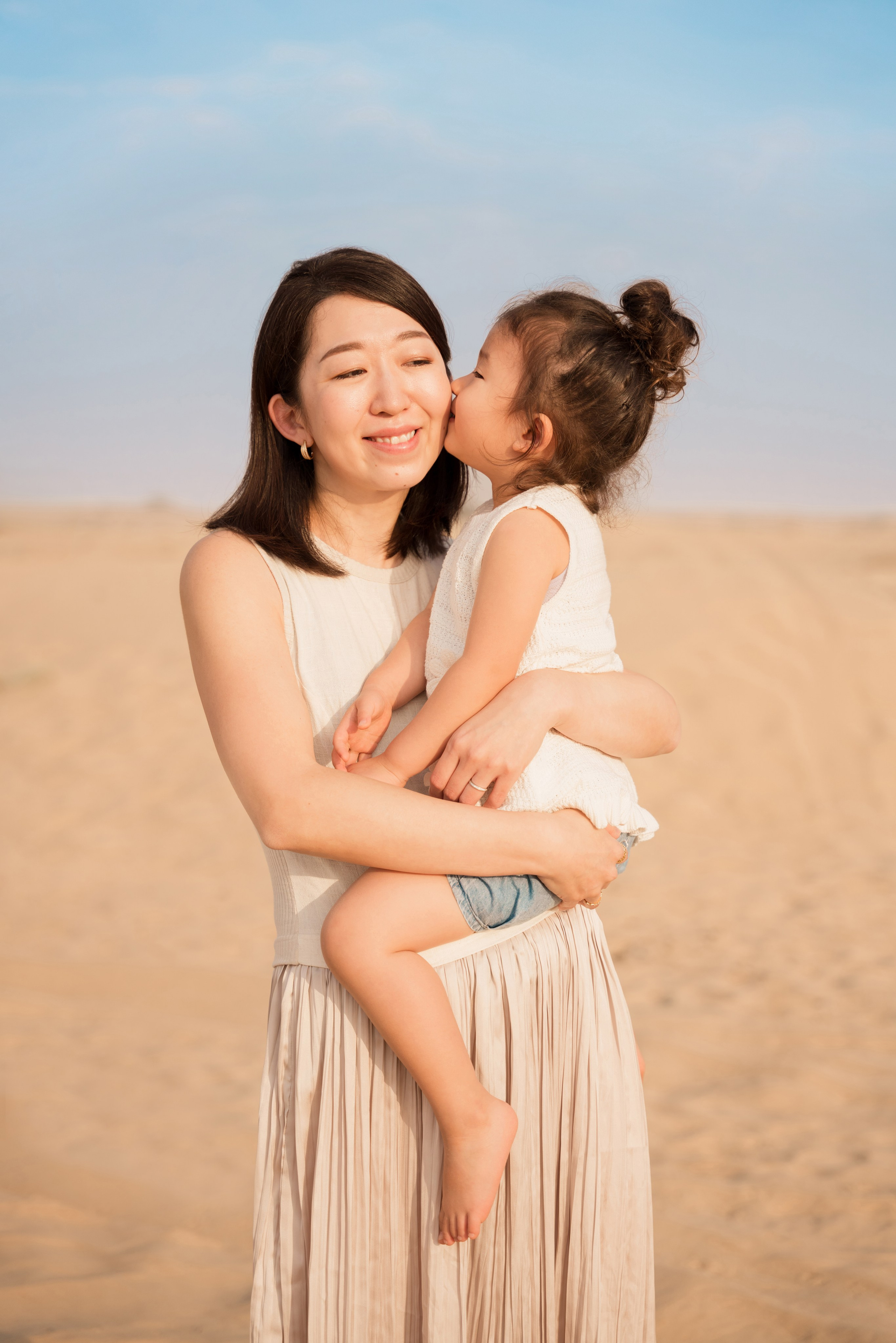Sunrise in the dunes. Angela Iakovleva — Family Photographer in Dubai