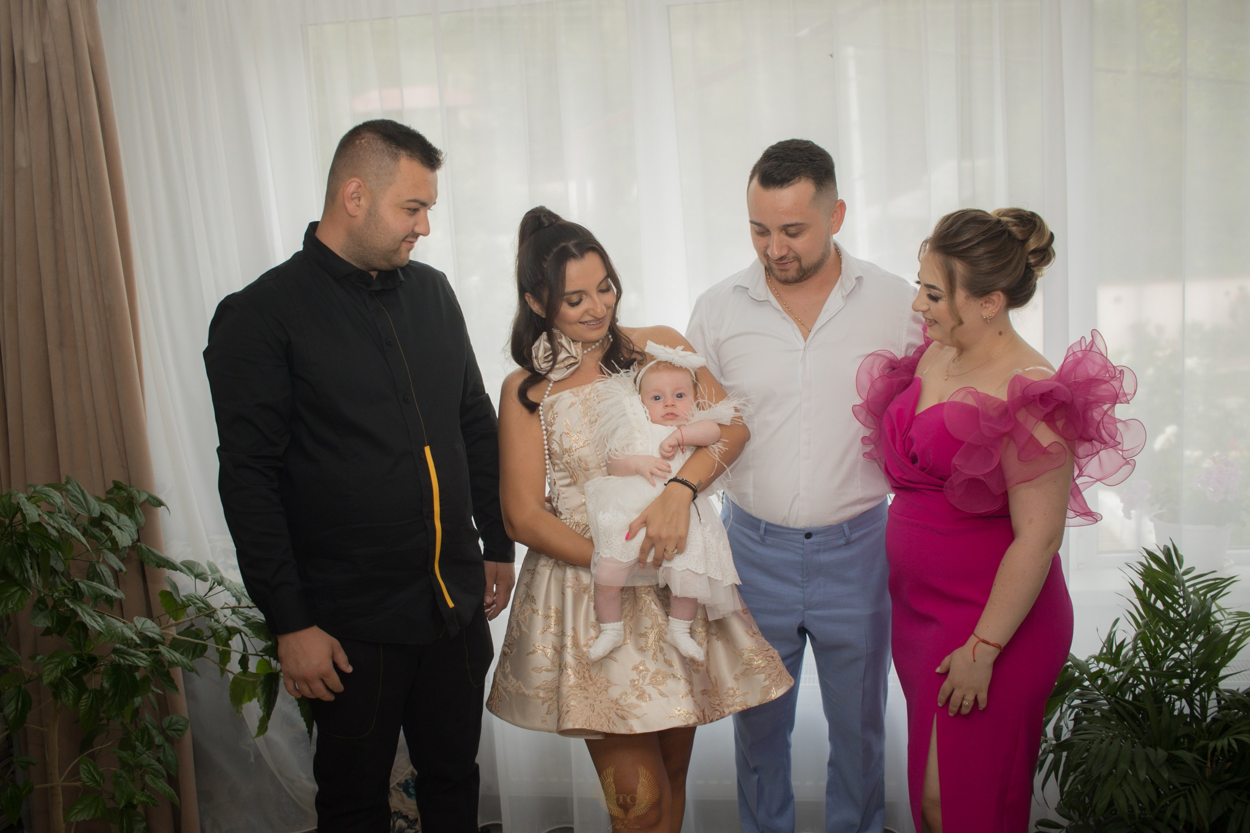 Eva Ioana. Fotograf si videograf — evenimente si studio