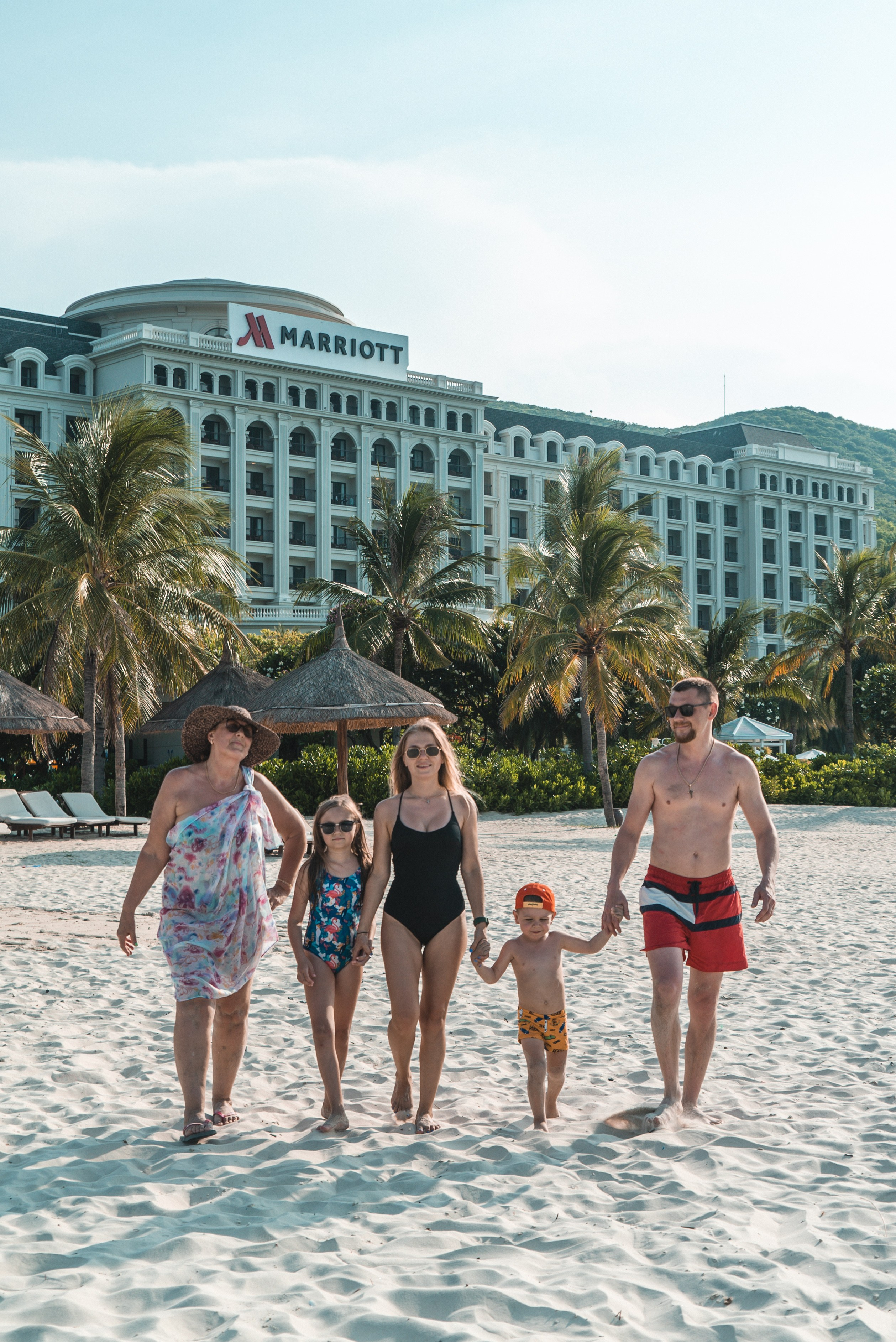 Семейная Marriott. Семейный фотограф в Нячанге. Прогулки, lovestory, свадебные, студийные съёмки