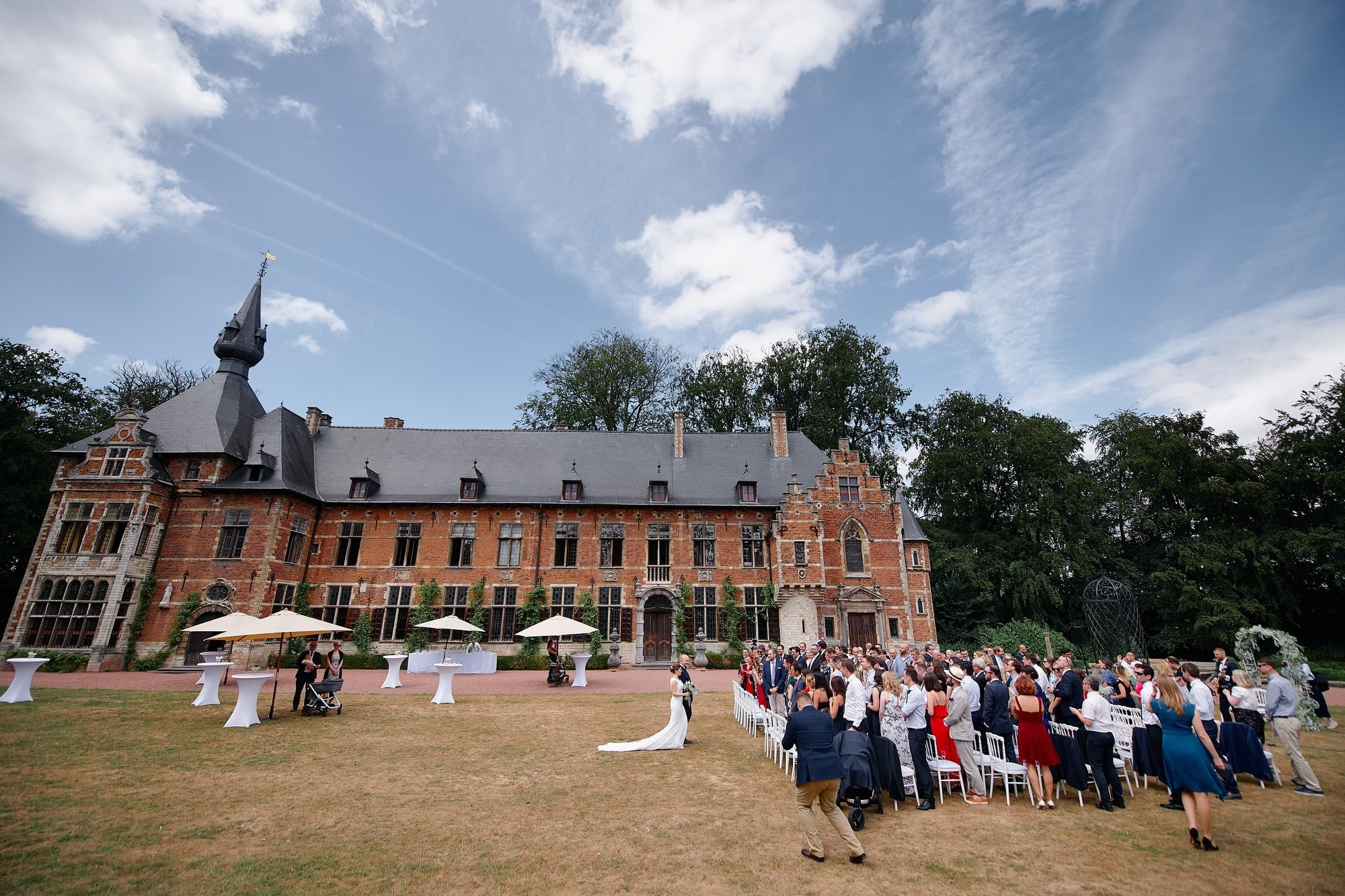 Open air wedding ceremony at Groot-Bijgaarden Castle Belgium