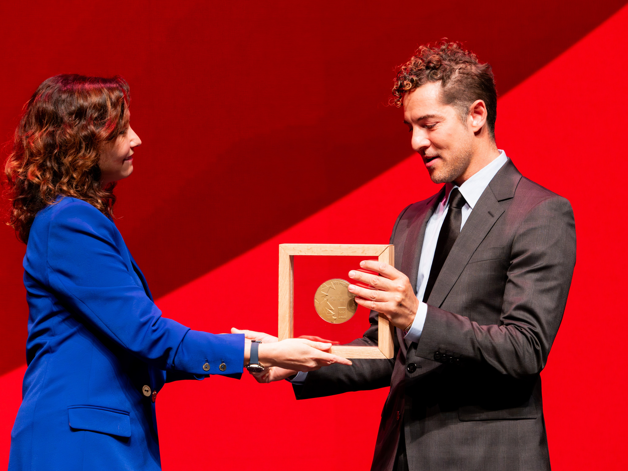 Sesión de fotos al presidente del gobierno. Fotógrafa de Periodismo y Documentación, Teatro, Cine, Shooting para Modelos, Bodas, Bautizos, Comuniones, Familia y Eventos