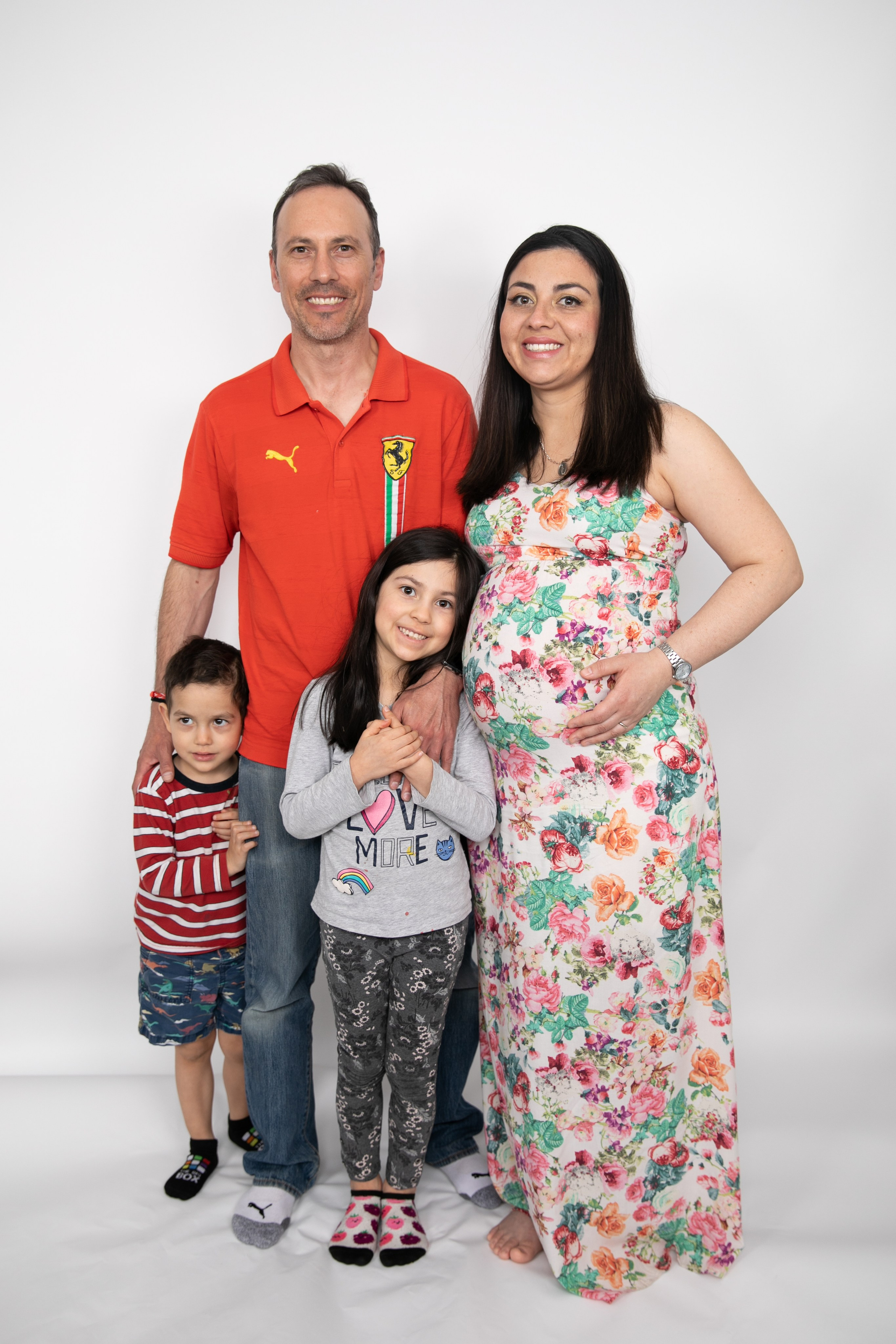 Maternity Studio Photos — Maria. Fotografía accesible en Calgary