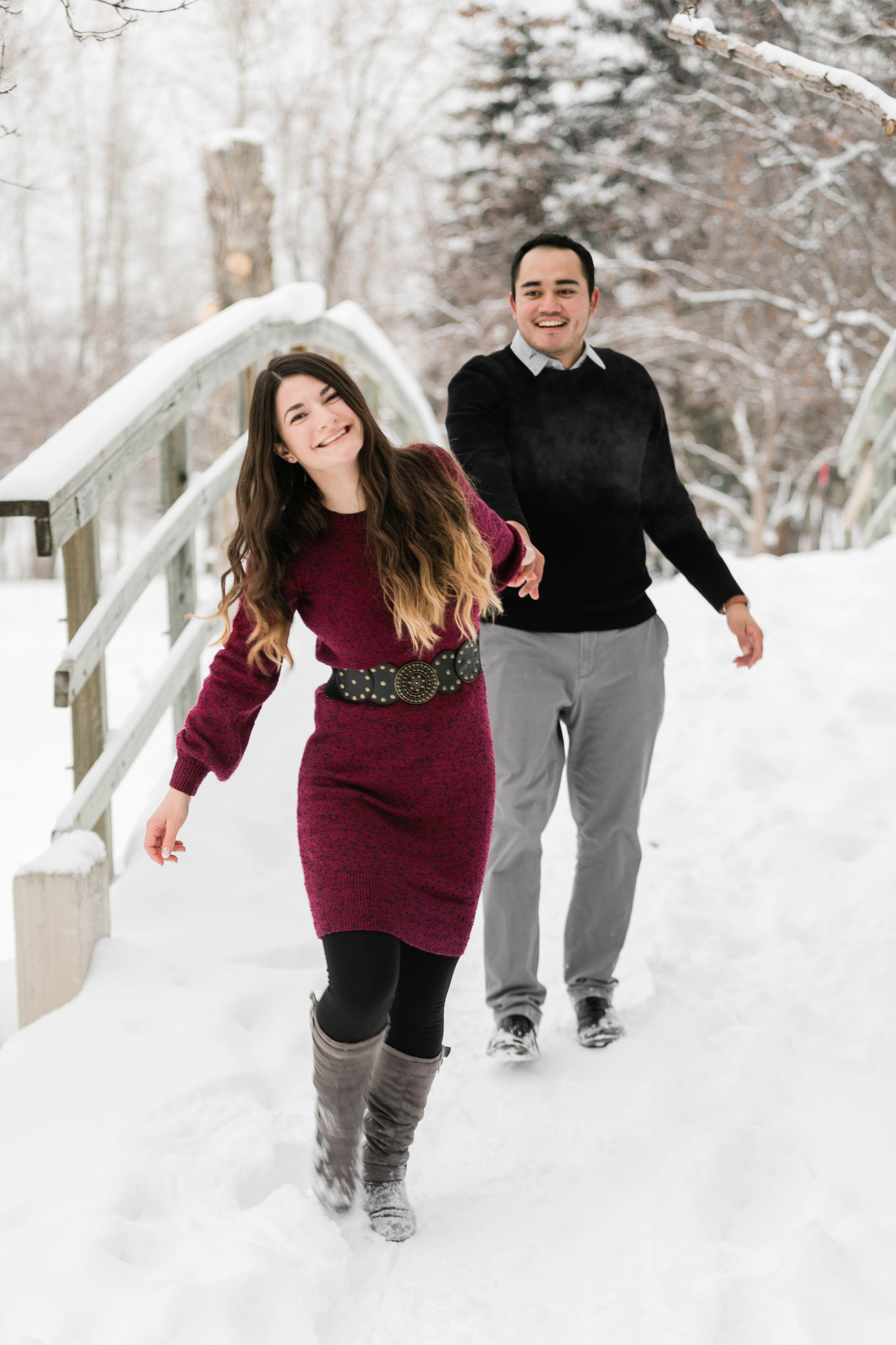 Iván & Andrada — Princes Island Engagement. Fotografía accesible en Calgary