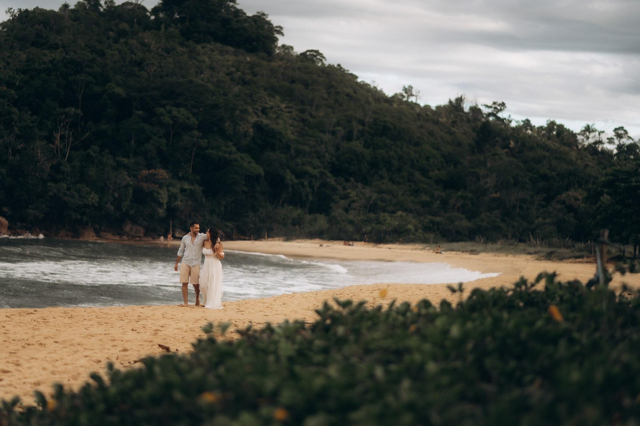 Samantha & Juliano | Ensaio de Casal na Praia de Ubatuba