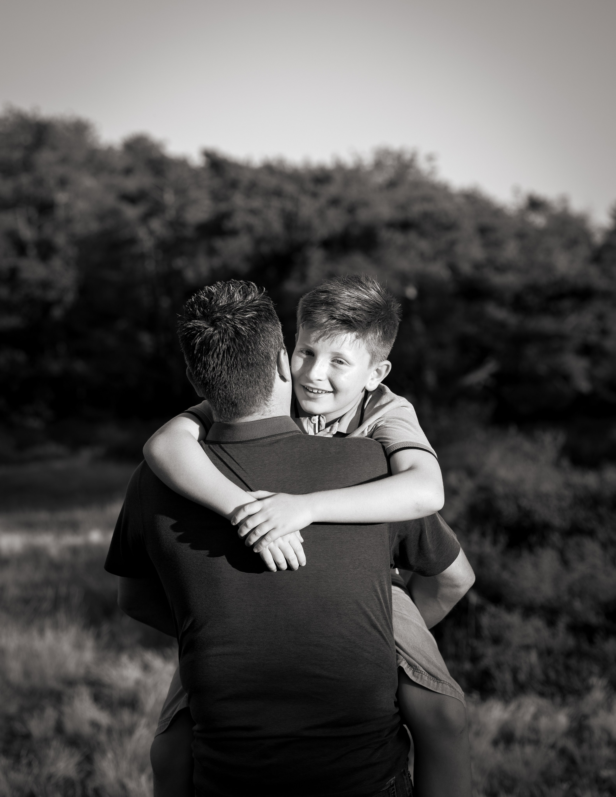 Familieshoot | Warme en Spontane Familiefotografie vol Emotie. Kapture Fotografie – Huwelijksfotografie & Portretfotografie voor pure liefdevolle momenten