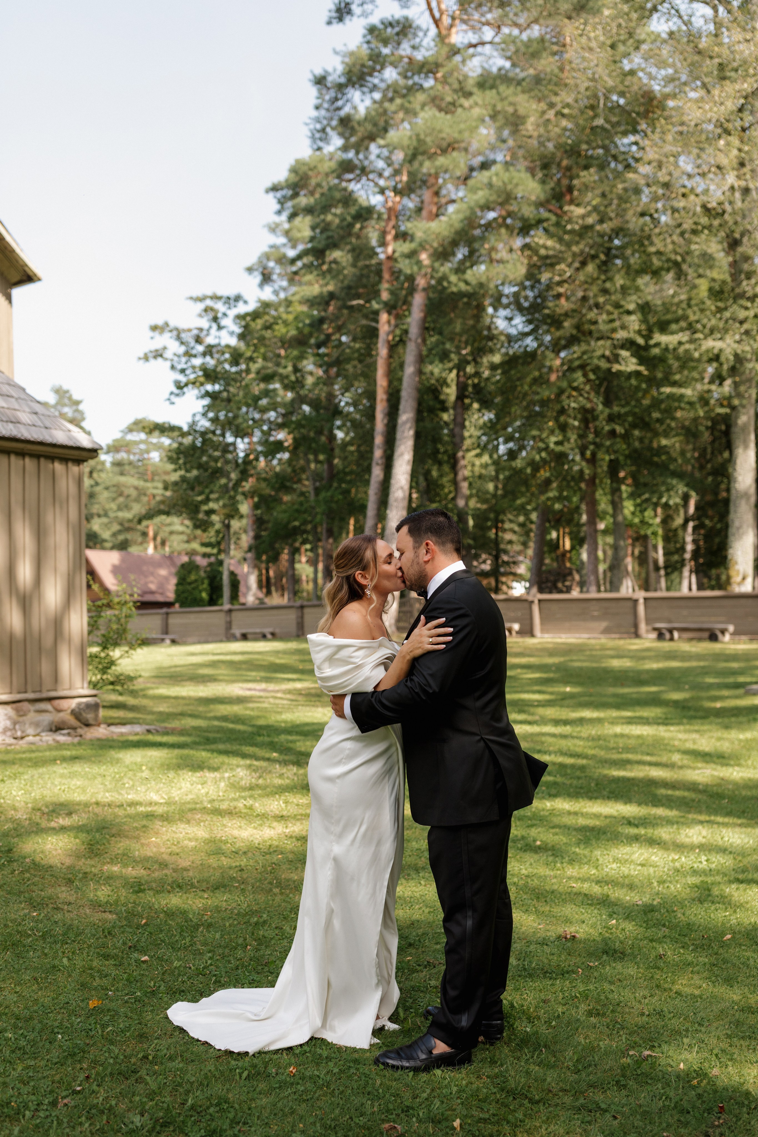 DIANA IR KAROLIS | ELEGANTIŠKOS VESTUVĖS. Vestuvių ir nėščiųjų fotografė Raminta Razmaitė