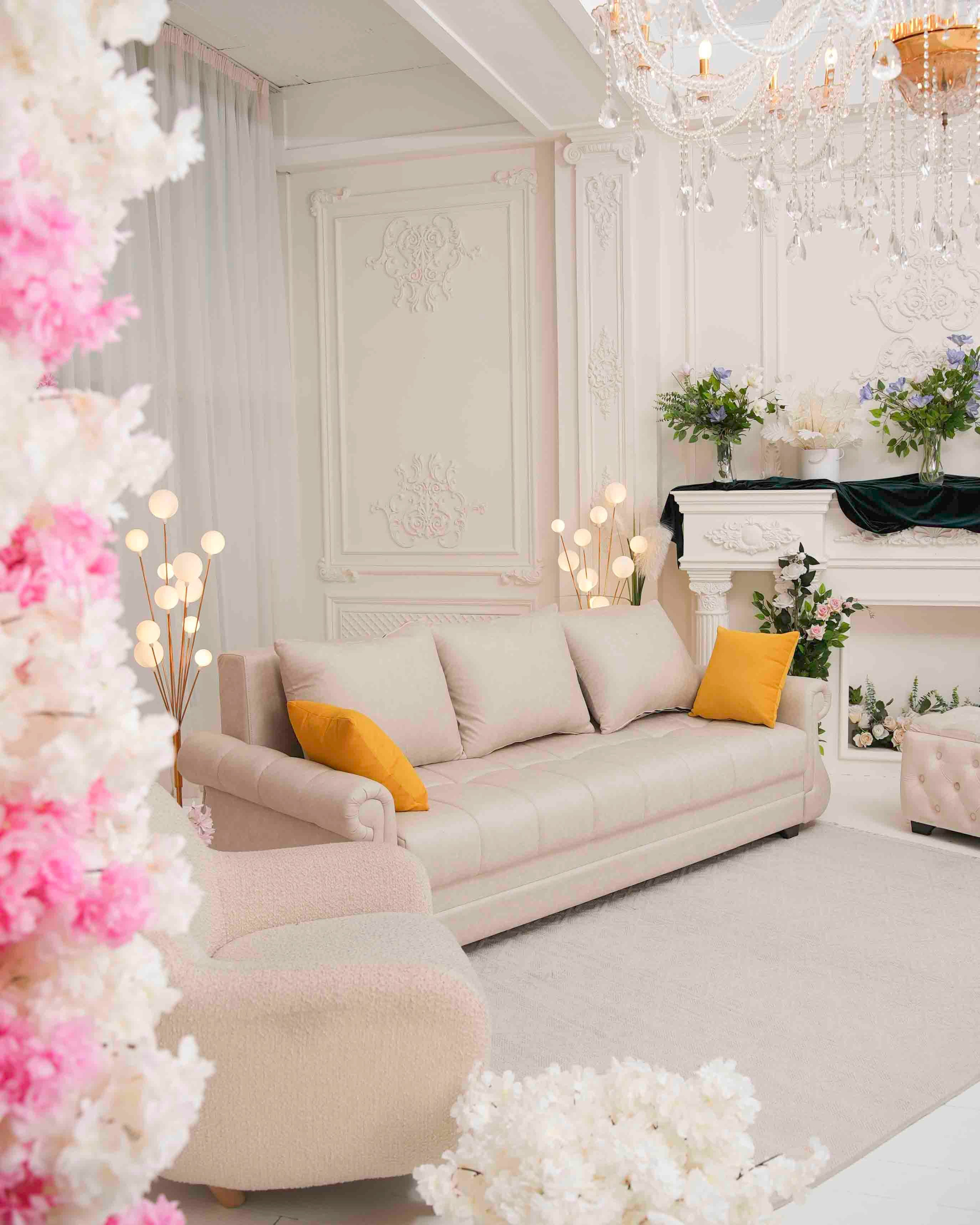 Зал «Light» — (ул.Мукими, 1А). 2astudio.uz