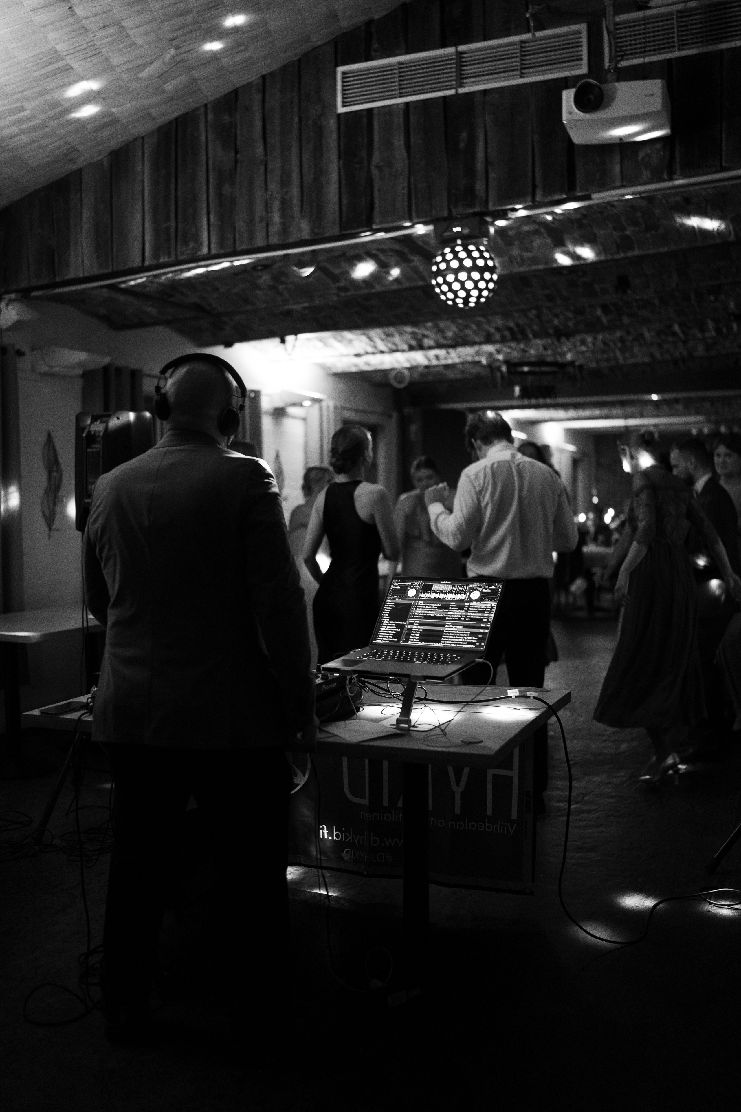 C&A. Wedding and portrait photographer in Helsinki Vickan O