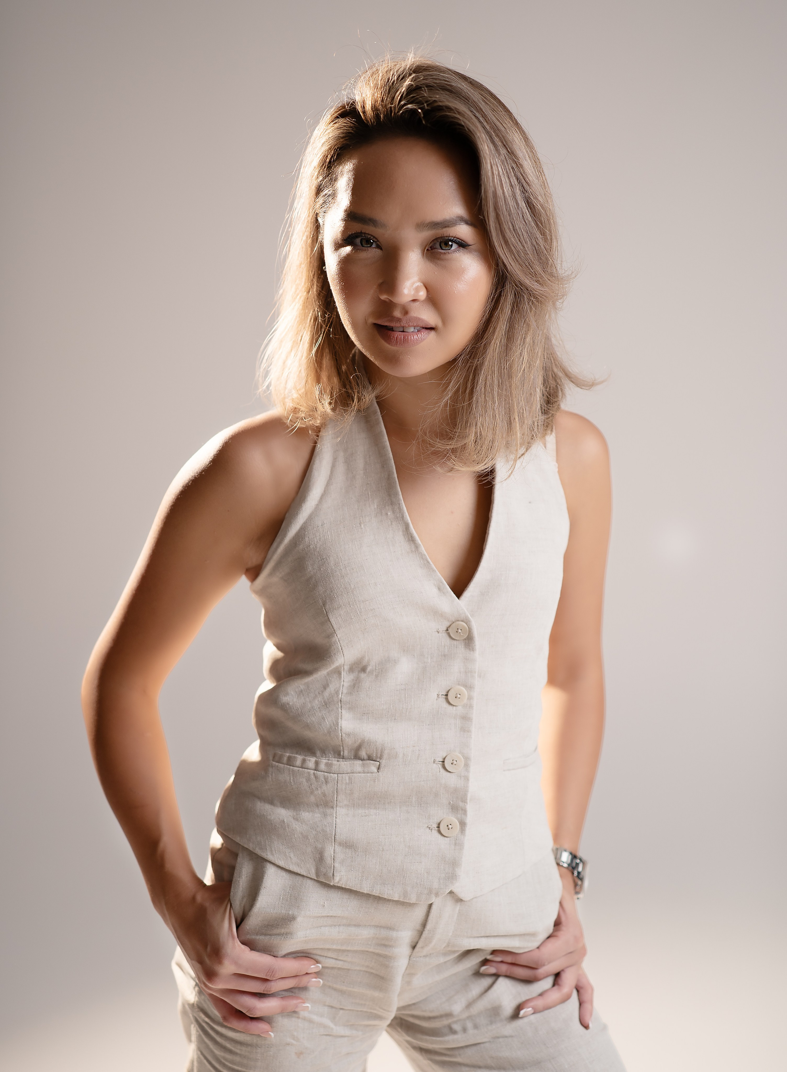 Personal Photoshoot in Abu Dhabi — Portraits That Reflect You. Mariia Safronova is your photographer in Abu Dhabi and Dubai