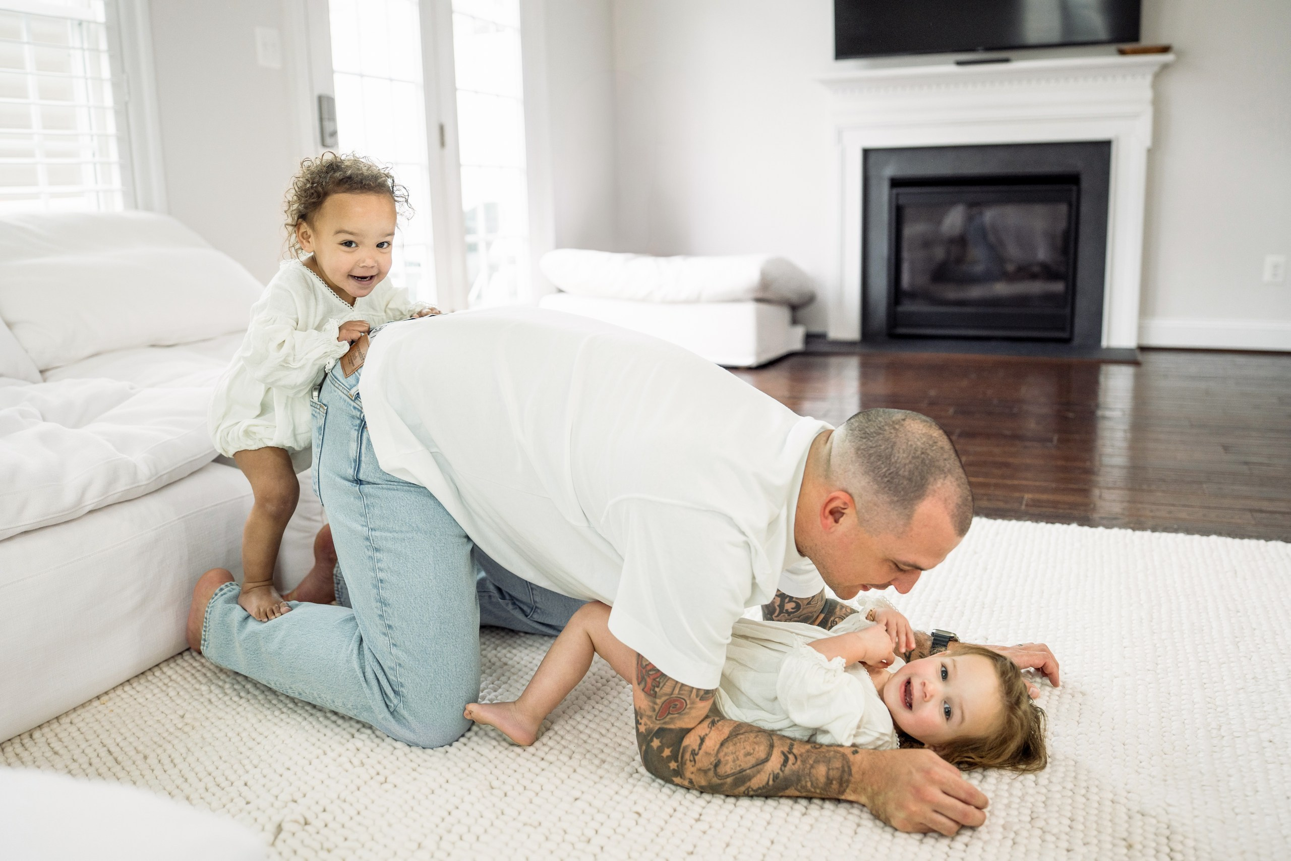Briana, Chris, Eva, Nellie. Alisa Tant — Family and newborn photographer Bucks County, Montgomery county, Philadelphia, NJ