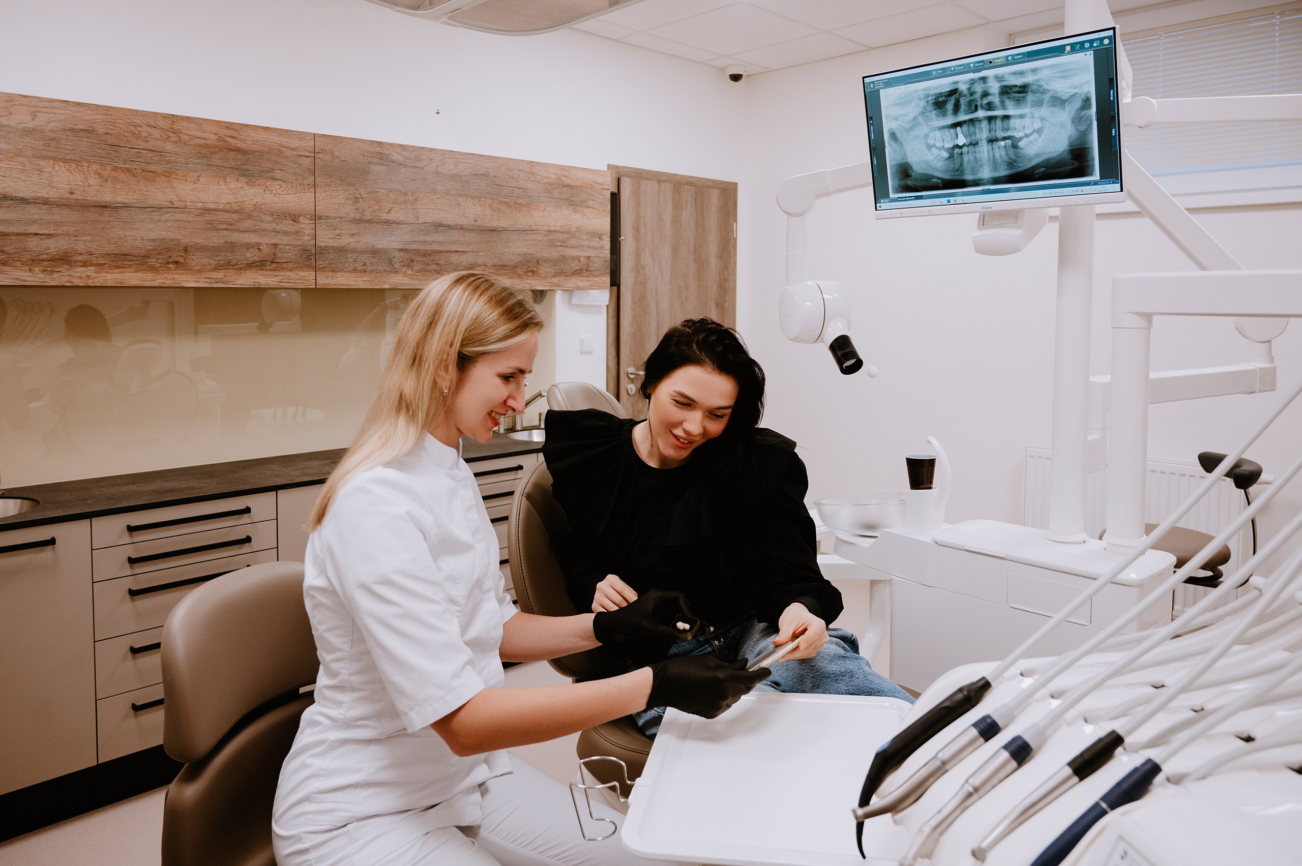 EDClinic dentistry in Prague. ANNA-MARIA PHOTO CONTENT CREATOR — фотограф, эстет, художник и визуальный эксперт в Instagram, работающий в Праге