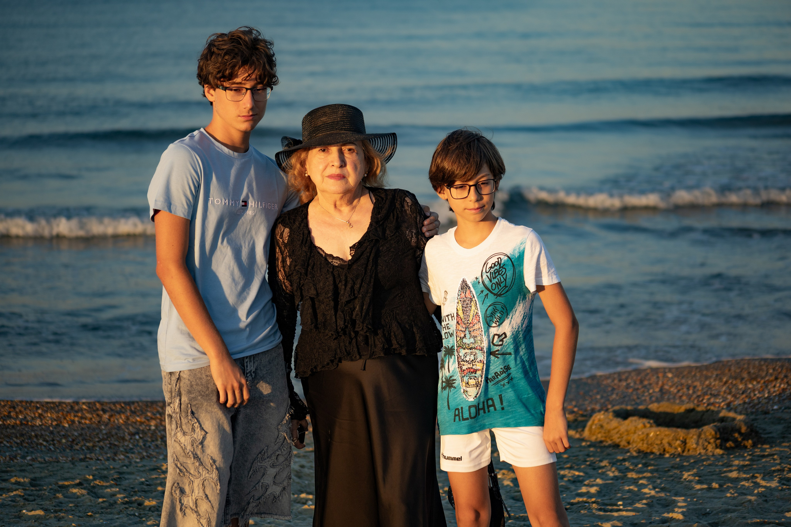 Sedinta foto de familie la malul marii