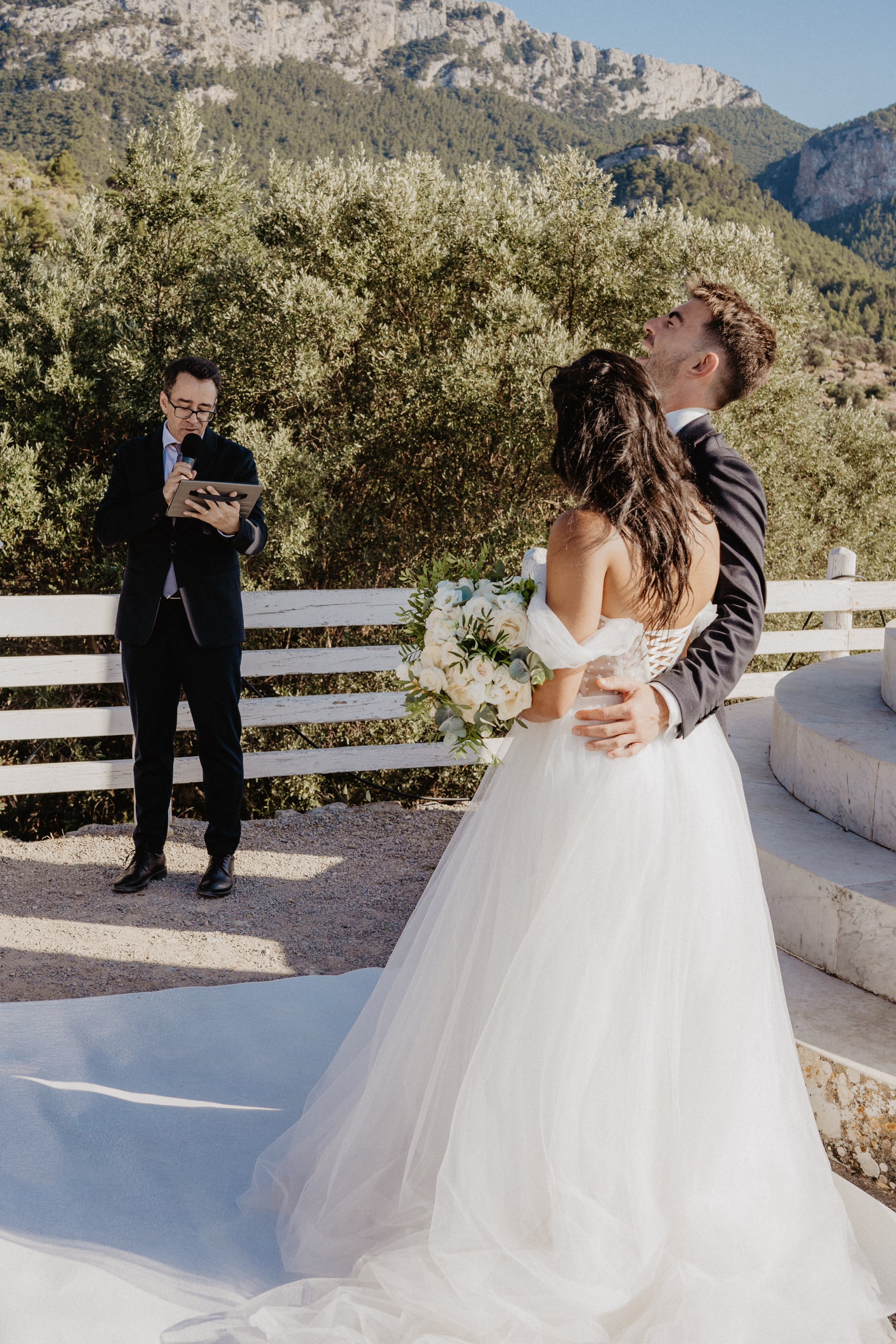 Wedding Ceremony in Son Marroig with Floriane et Timothee. Wedding Celebrant in Mallorca Iban Collin