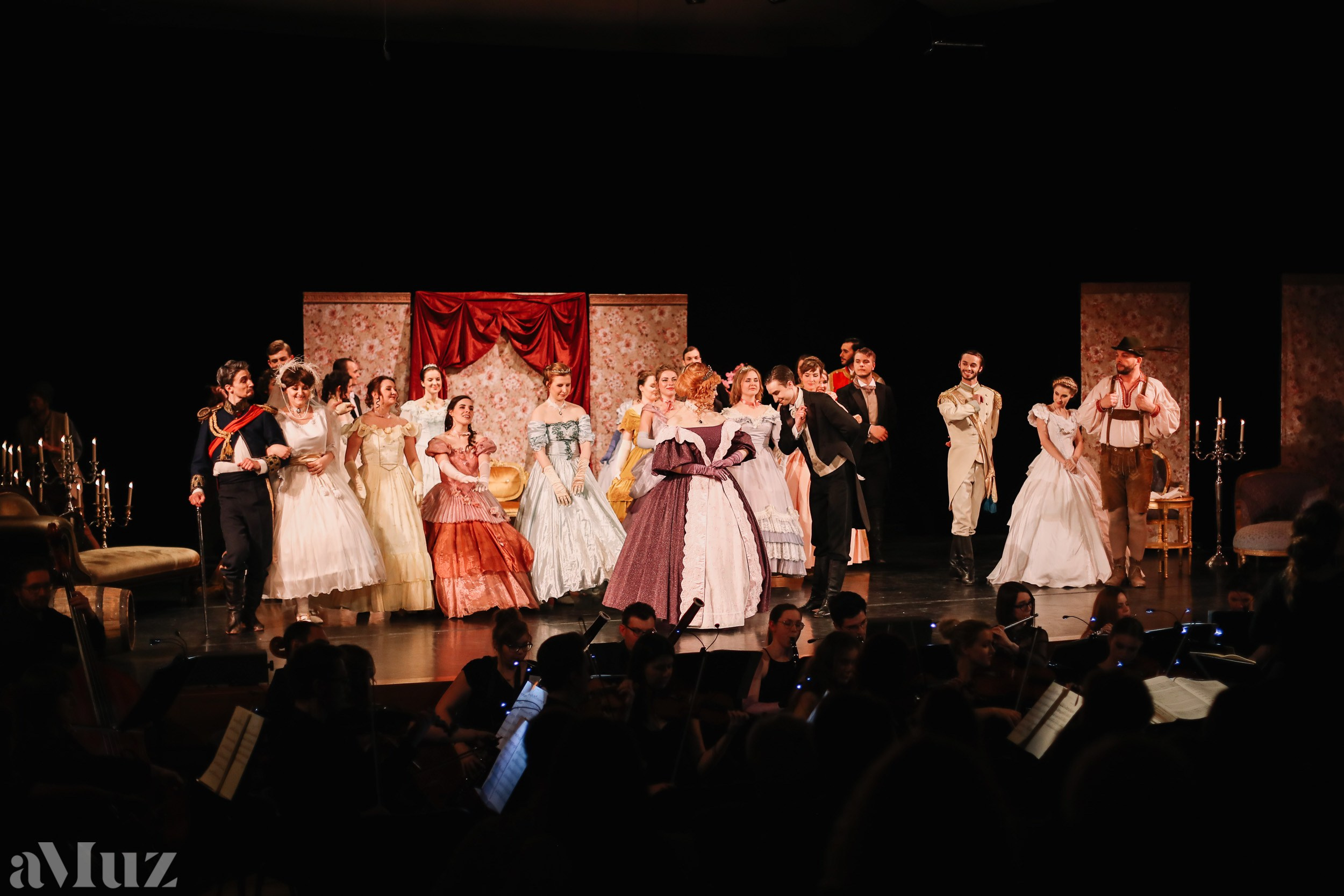 Opera Łąkowa. Fotograf Ślubny Warszawa - Sesje Biznesowe Rodzinne Eventy