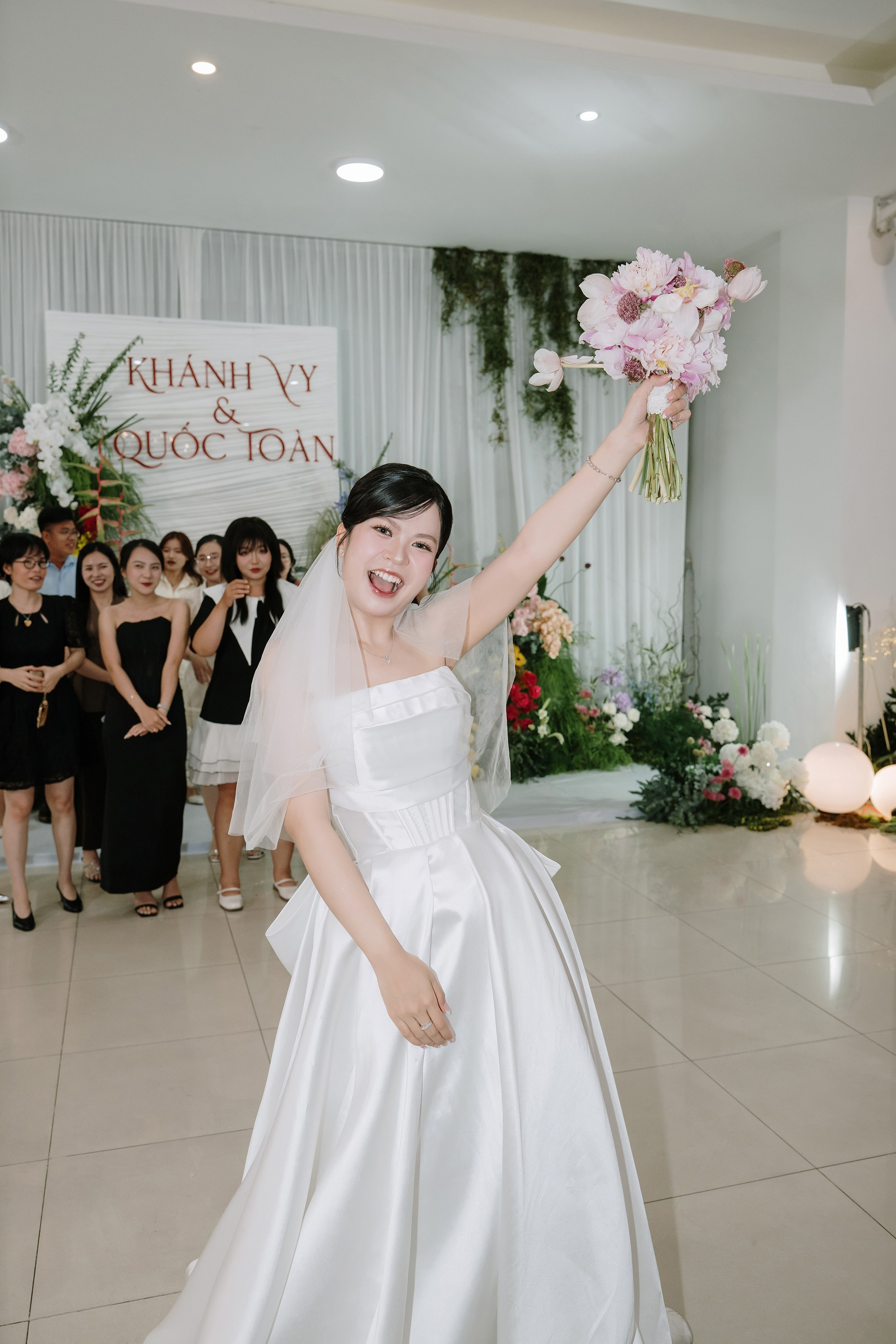 TOAN & VY / Wedding Journalism. Saigon Wedding Present | Art Beyond Moments