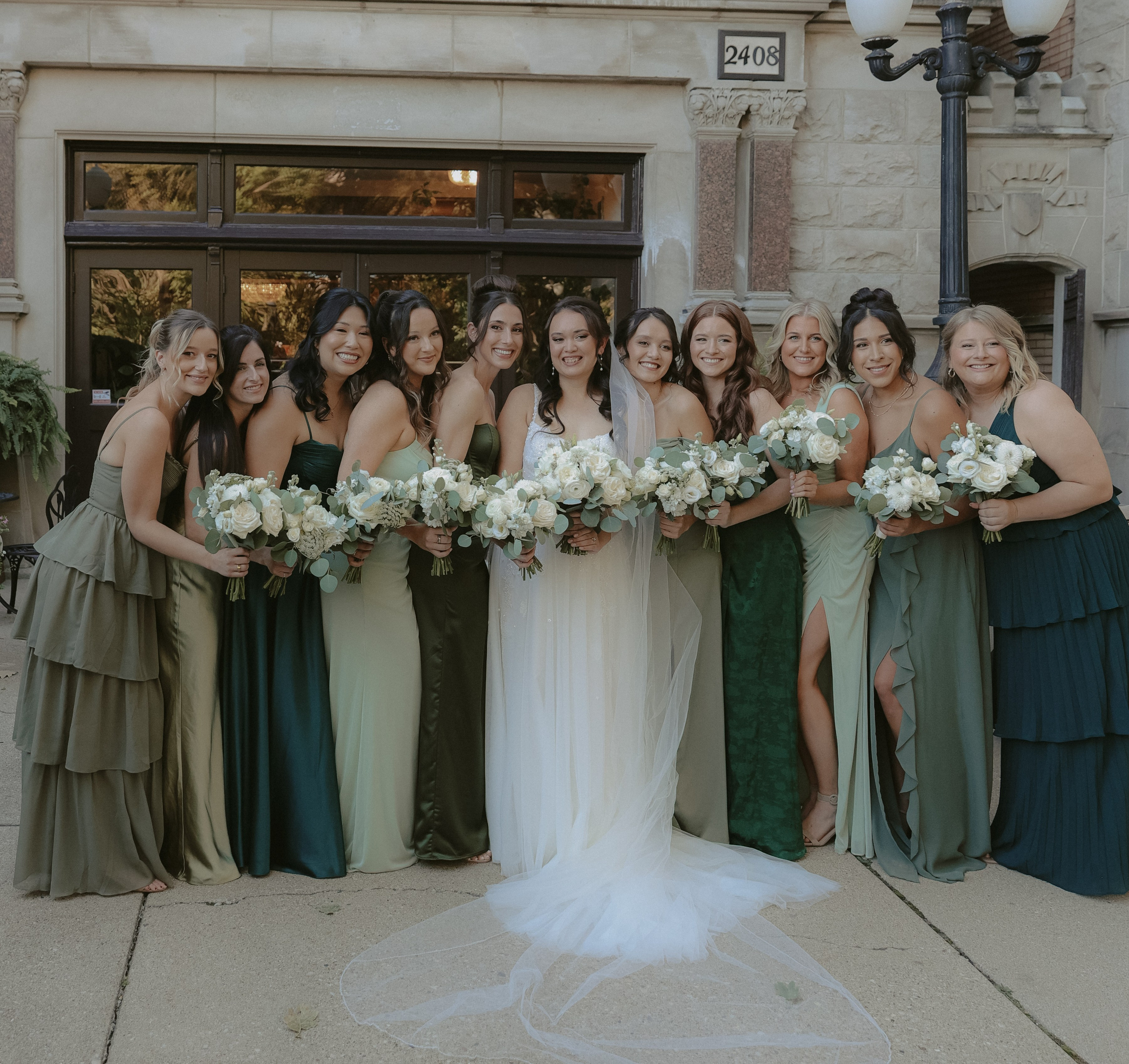 Madison&Otis. Couple photographer in Chicago