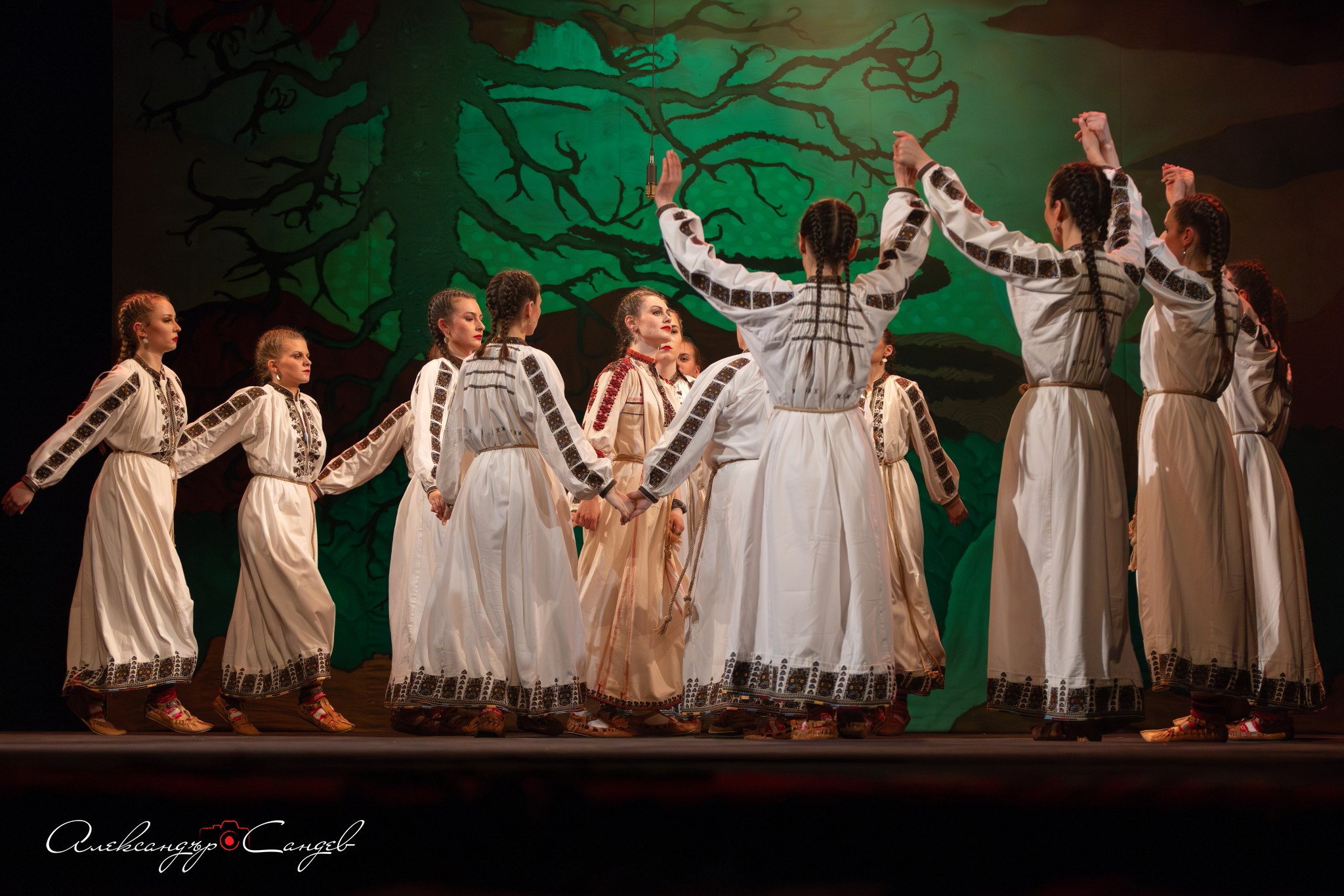 „Змейова сватба“, спектакъл на представителен ансамбъл „Шевица“ - 28.03.2026 -. Александър Сандев - website