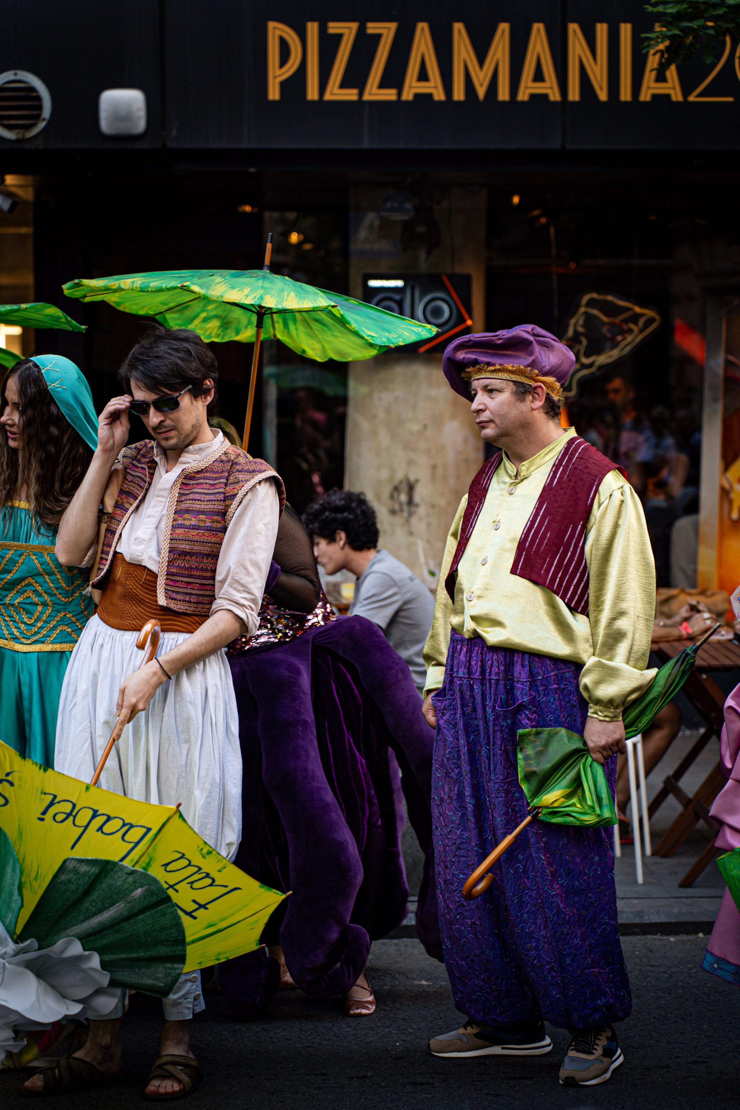 Parada Costumelor Teatru- Calea Victoriei 2024. Bycristinaciobanu