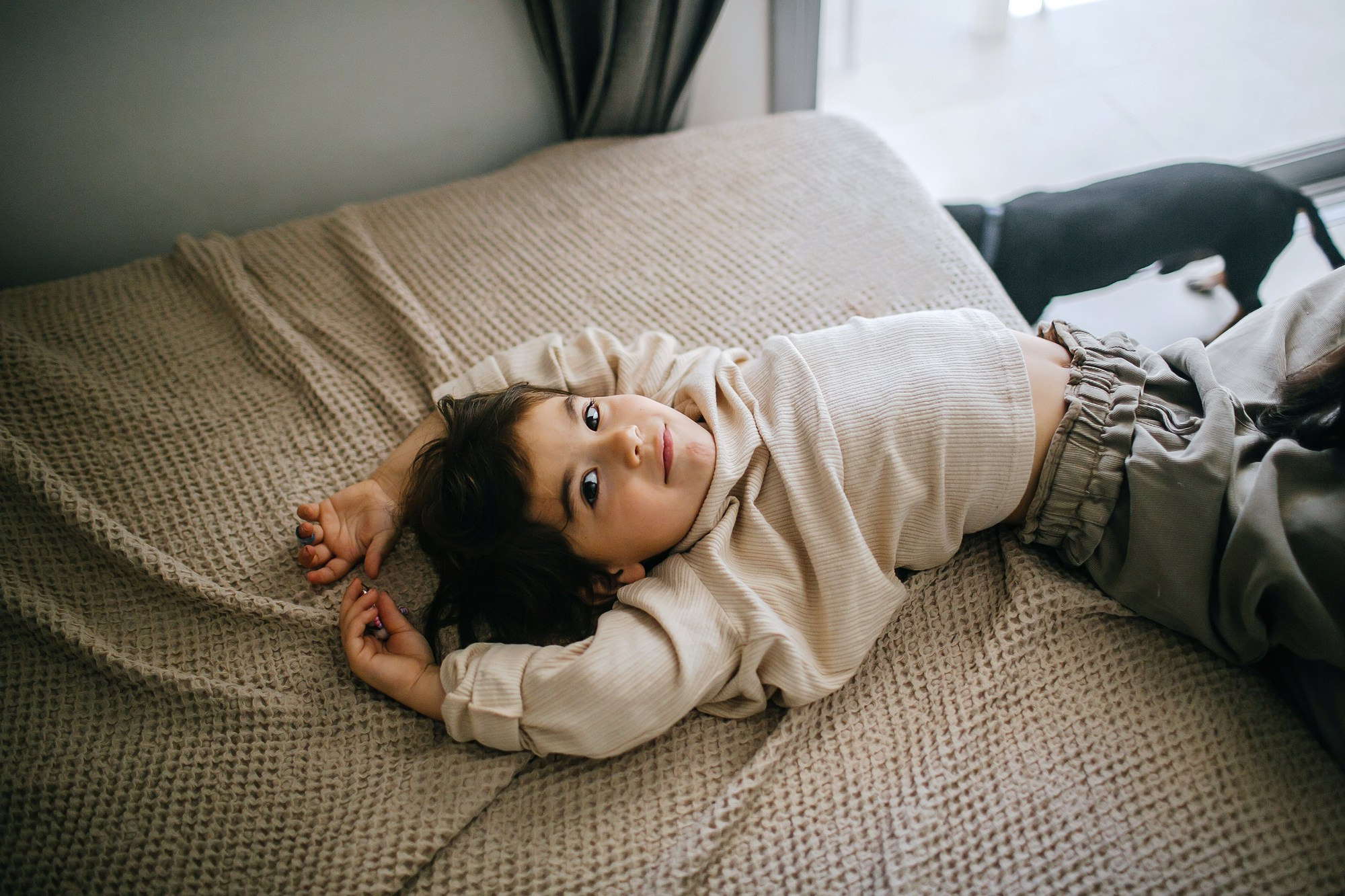 Mom&daughter at home. Family photographer in Israel
