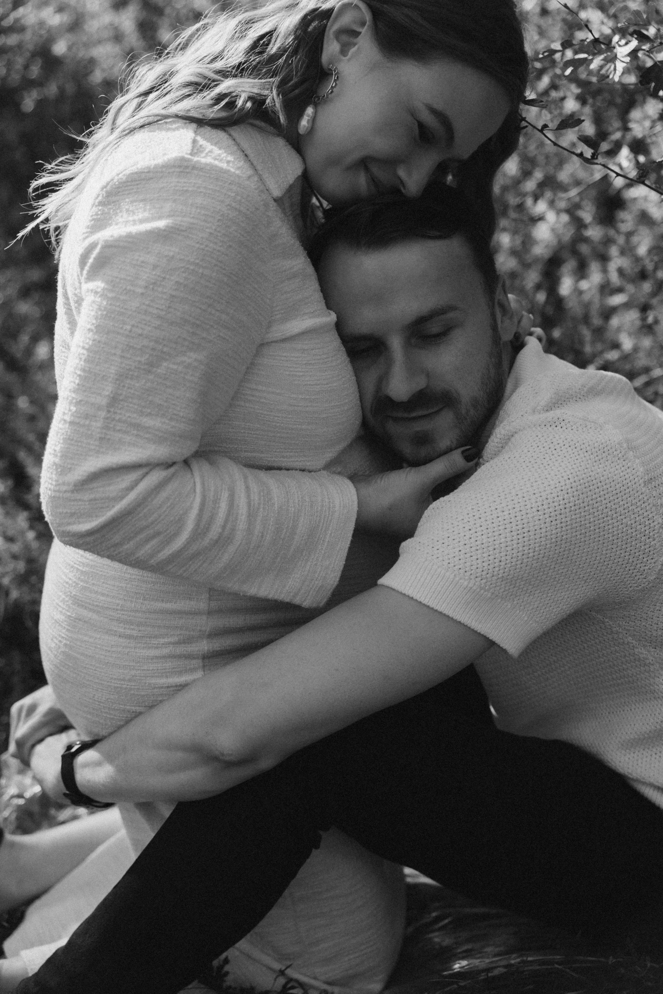 Sigita ir Artūras | Pabėgimas į gamtą ir aštrūs šešėliai. Vestuvių ir šeimų fotografė Lena Bondarenko / belove photo