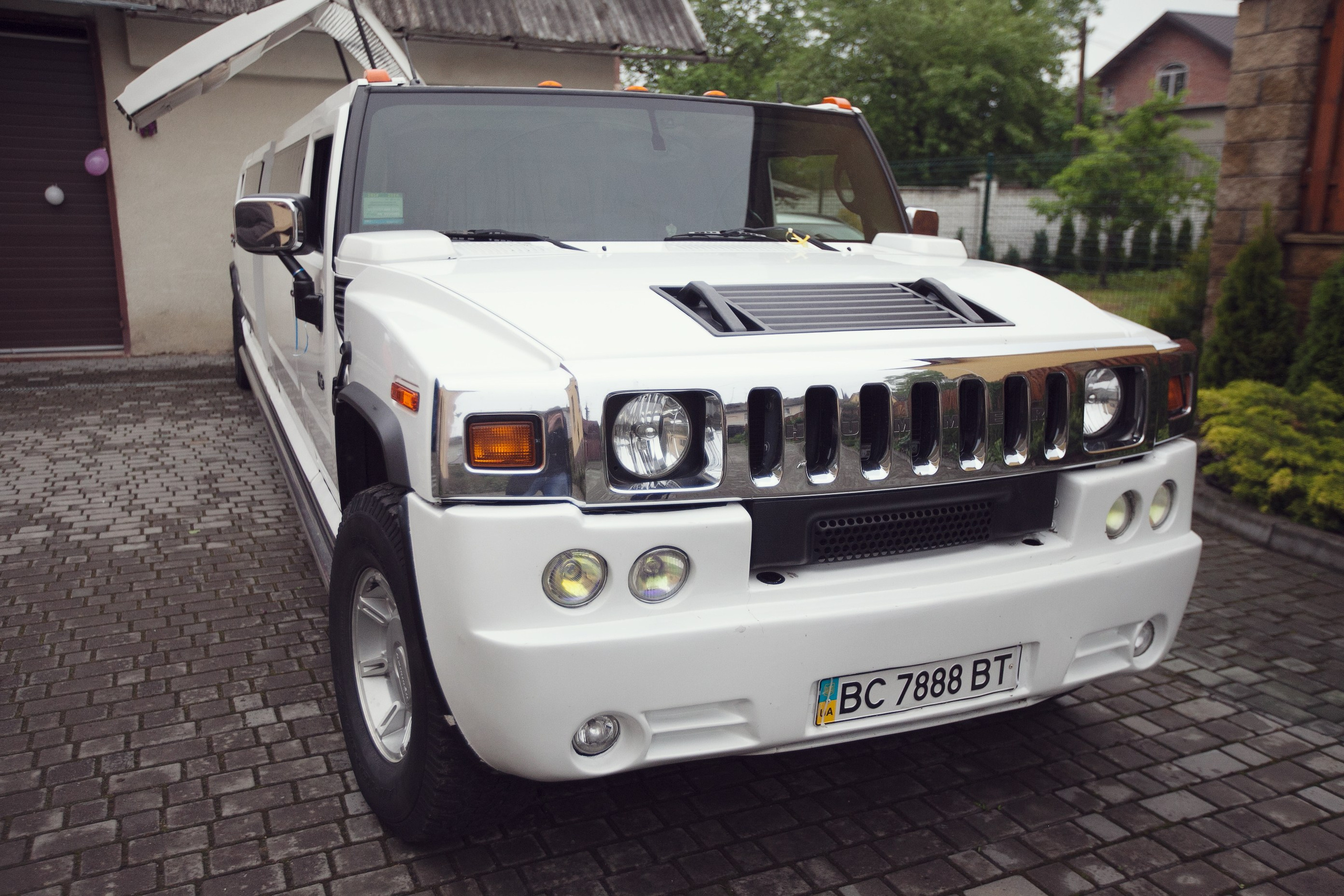 Robert & Andriana, Lviv. Denny Savon — Photographer in Santorini | Weddings, Love Stories & Flying Dress